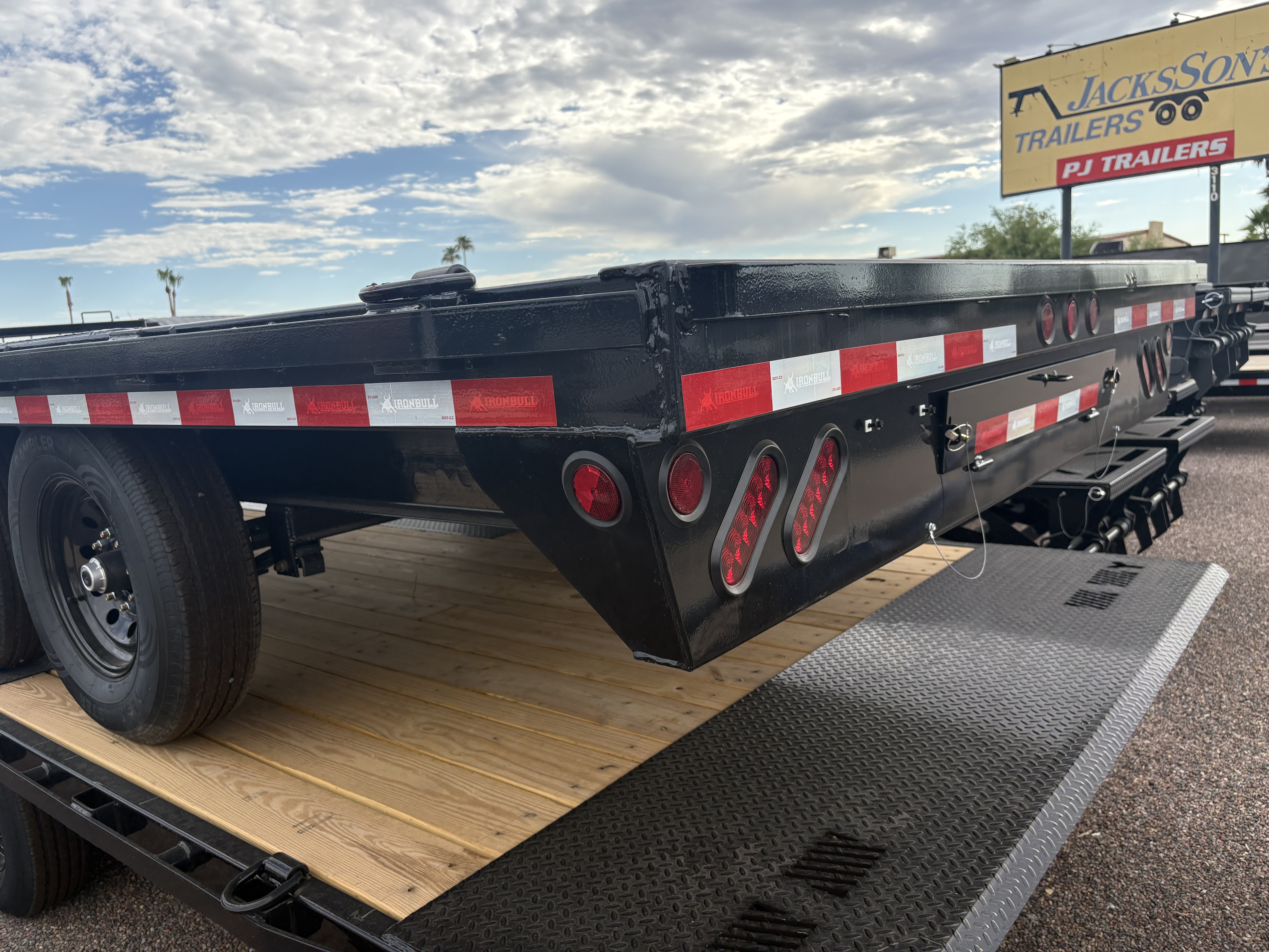 Norstar 20x102 IronBull, Tandem Axle, 14K GVWR, Deckover, Slide In Ramps - Stock #NS586 - Image 4 of 5