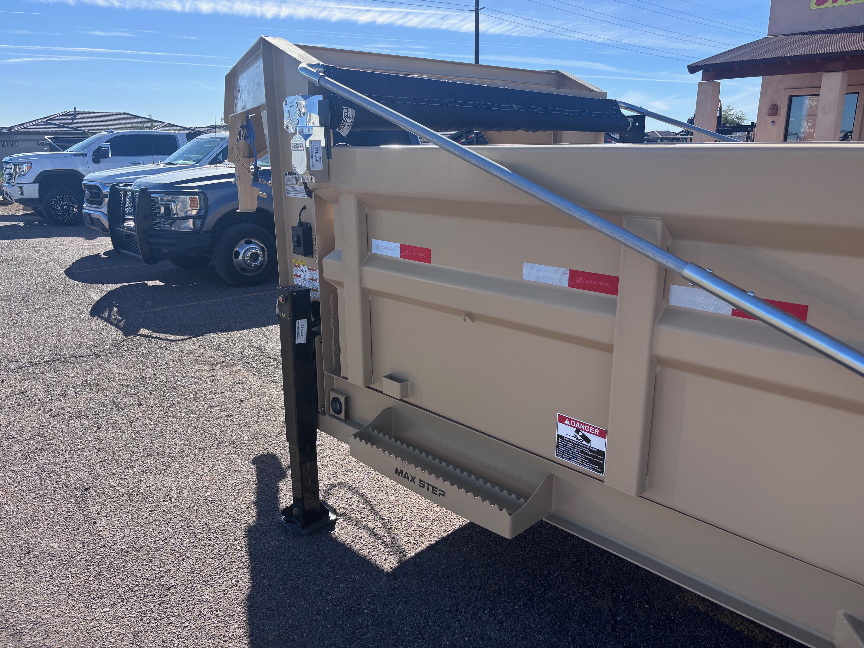Load Trail 16x83 Gooseneck, Tandem Axle, 16 GVWR, Low-Pro Dump, 36" Sides - Stock #LTD914 - Image 6 of 10