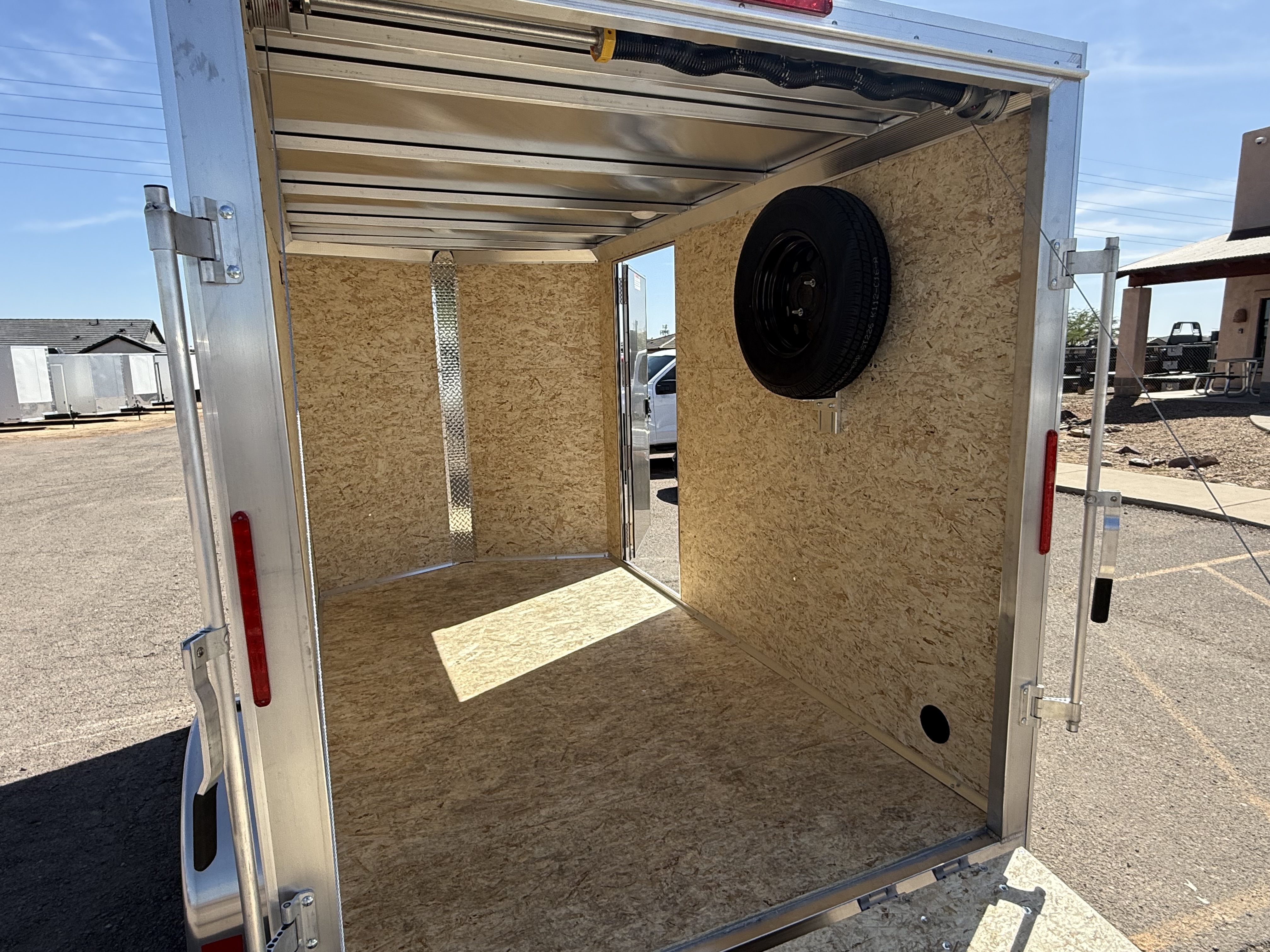 Alcom 10x6 All Aluminum XLT-P2 Enclosed, 3K GVWR, Limited Edition, Ramp Door - Stock #ALC224 - Image 8 of 8