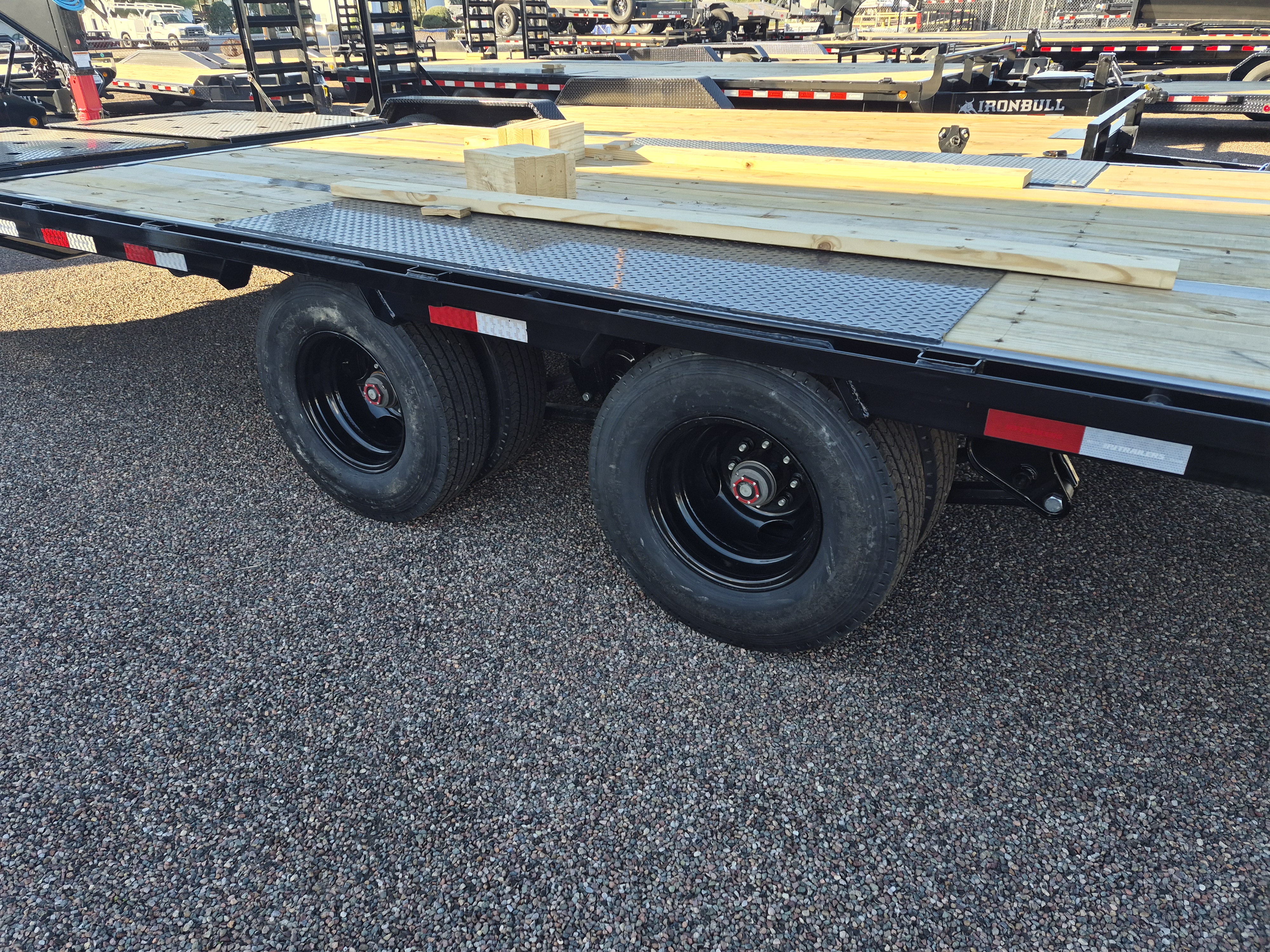 P.J. Trailers 36' Gooseneck Low-Pro Flatdeck with Duals, 25K GVWR - Stock #PPJ10974 - Image 3 of 4
