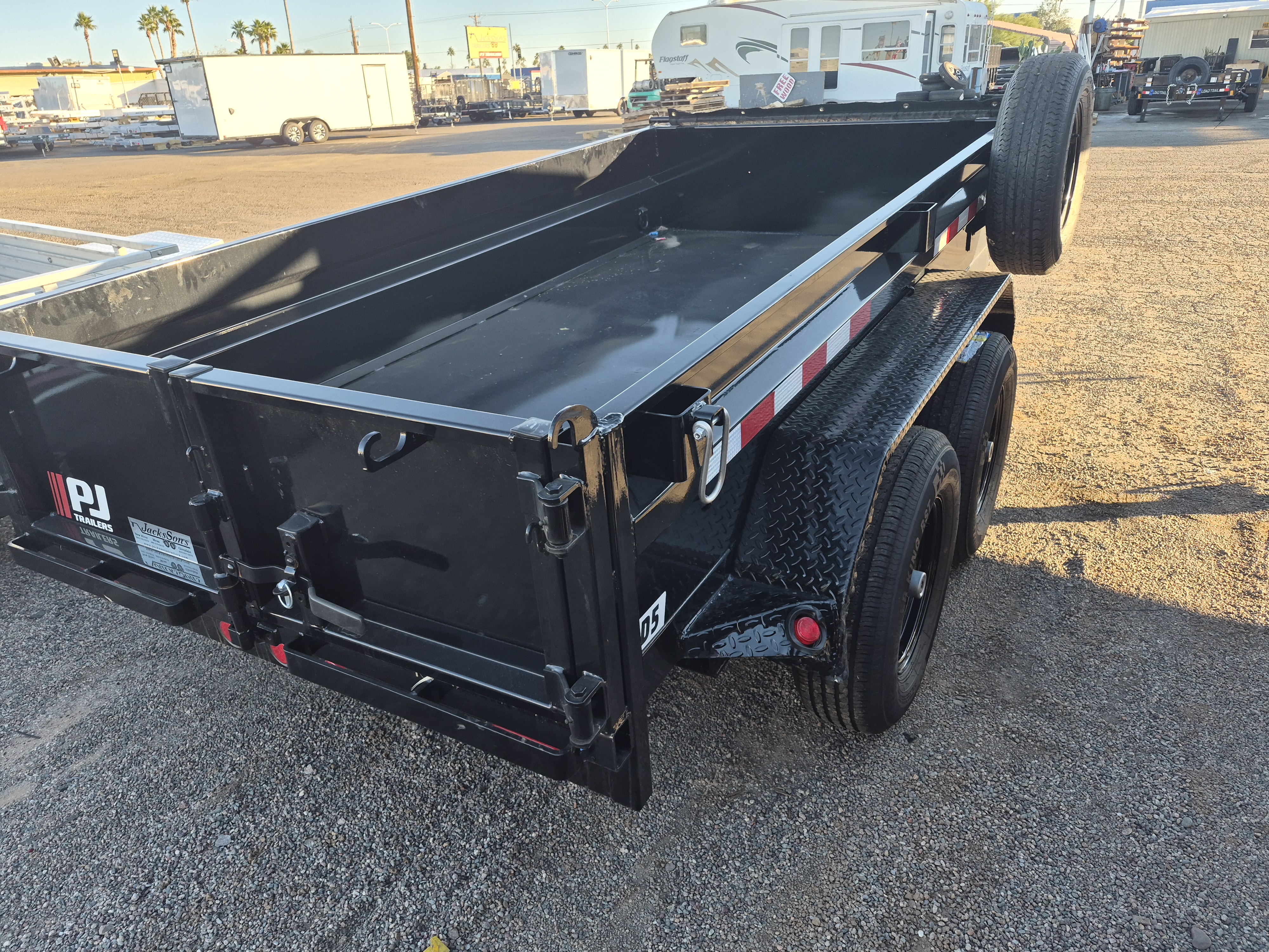 P.J. Trailers 10x60 Tandem Axle, 7K GVWR, Utility Dump, 18" Sides - Stock #PJD1470 - Image 5 of 6