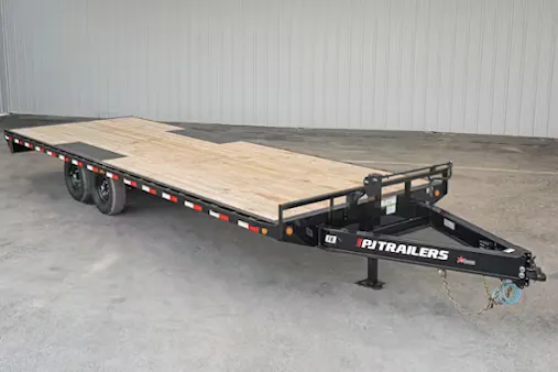 Why San Antonio Businesses Prefer Flatbed Trailers for Hauling 