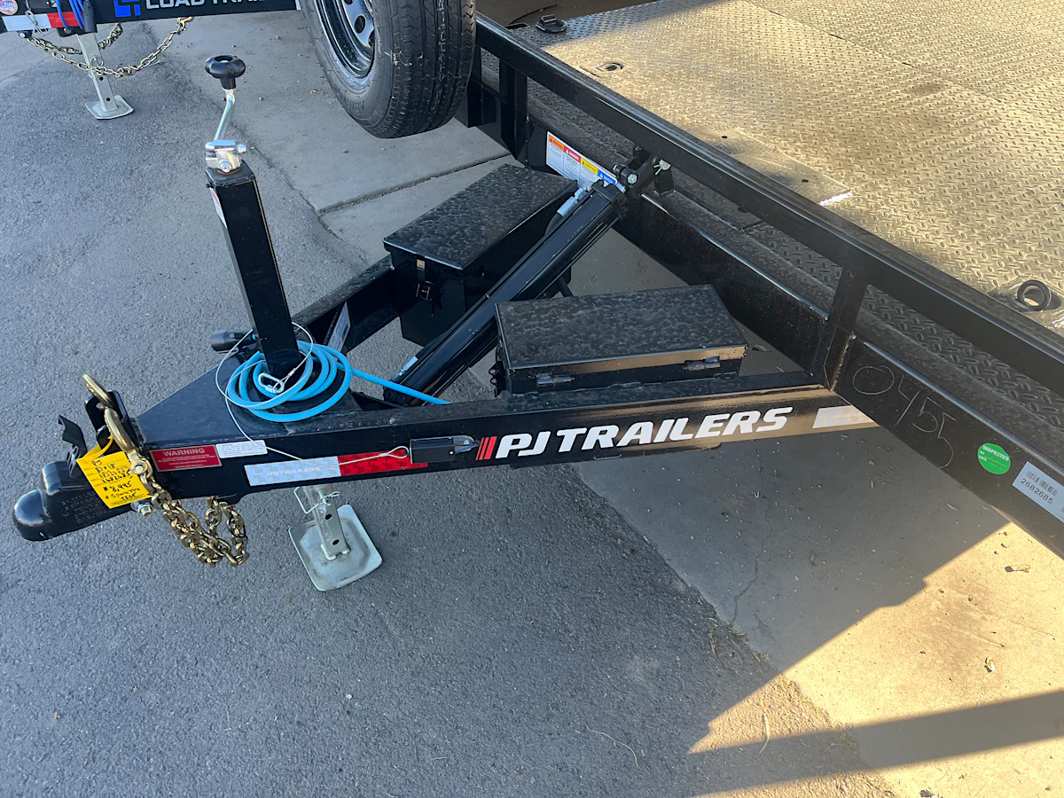 P.J. Trailers 18x83 Hydraulic Quick Tilt, 10K GVWR - Stock #PPJ10883 - Image 3 of 5 P.J. Trailers 18x83 Hydraulic Quick Tilt, 10K GVWR - Stock #PPJ10883 - Image 3 of 5
