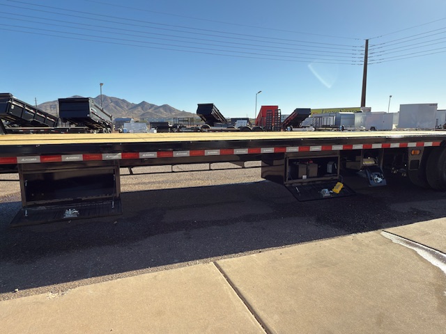 Norstar 36x102 Gooseneck, Hydraulic Dovetail & Jacks, Tandem w/ Duals, 25,900K GVWR - Stock #NS396 - Image 3 of 10