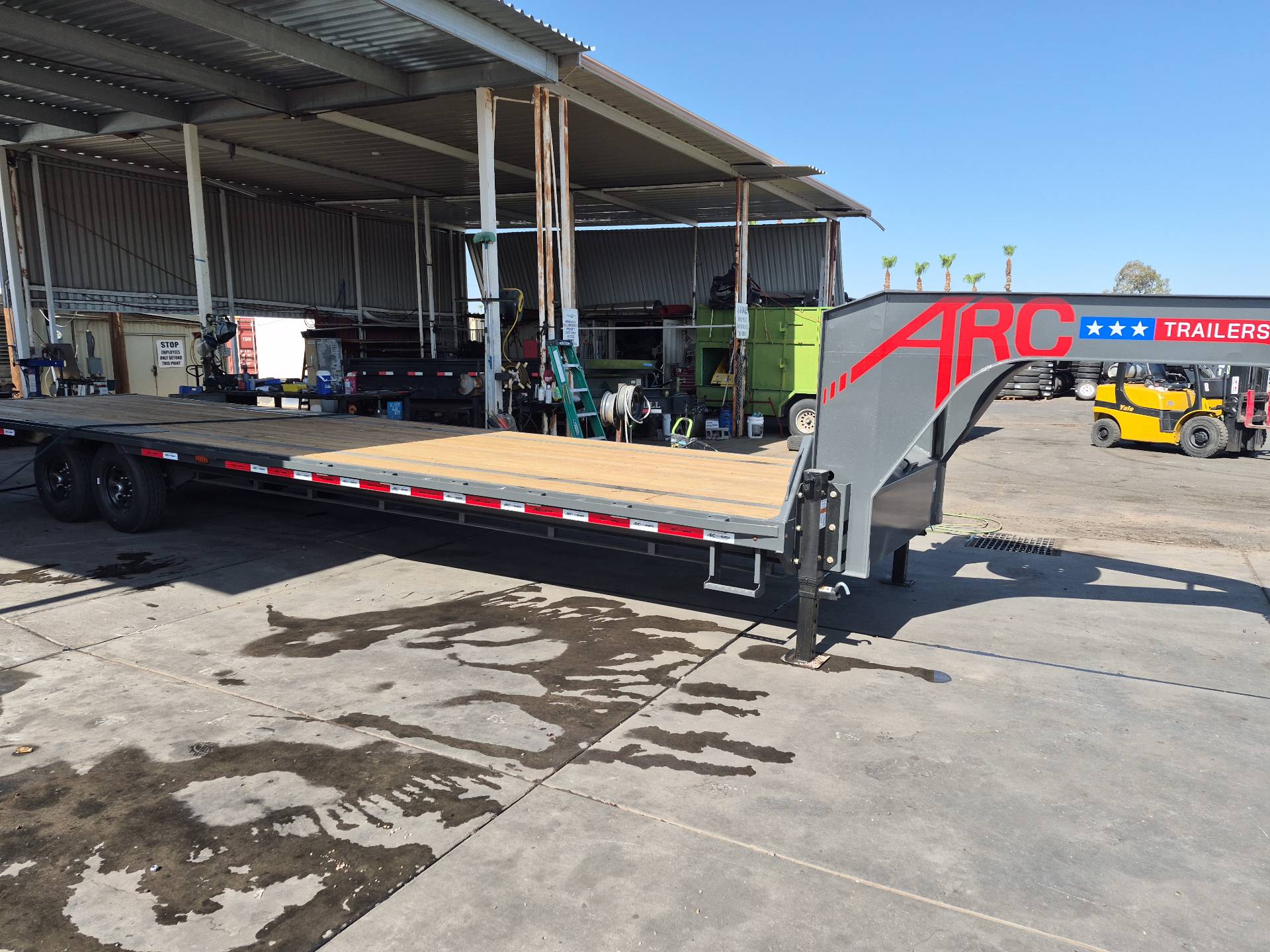 ARC Trailers 32'x102" 14K Gooseneck Flatbed Trailer (GDS)