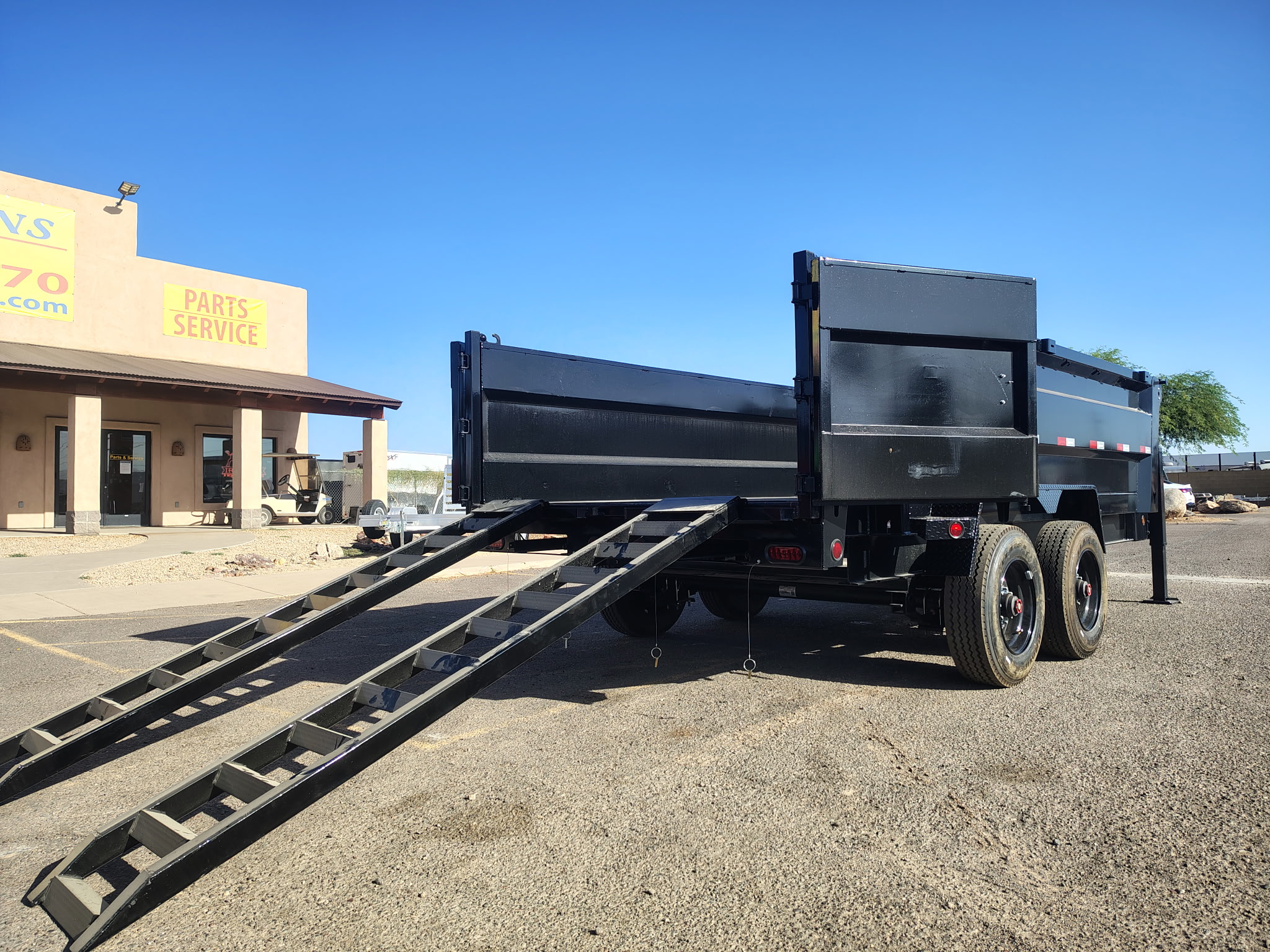Iron Bull 16'x83" Telescopic I-Beam Gooseneck Dump Trailer w/ 36" Sides (DHG)