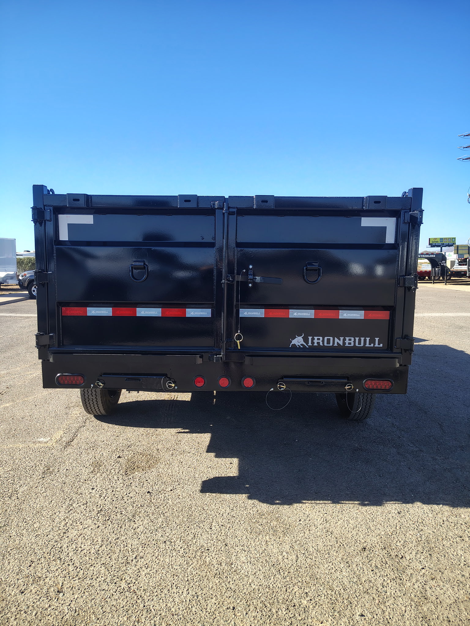 Iron Bull 16'x83" Telescopic I-Beam Gooseneck Dump Trailer w/ 36" Sides (DHG)