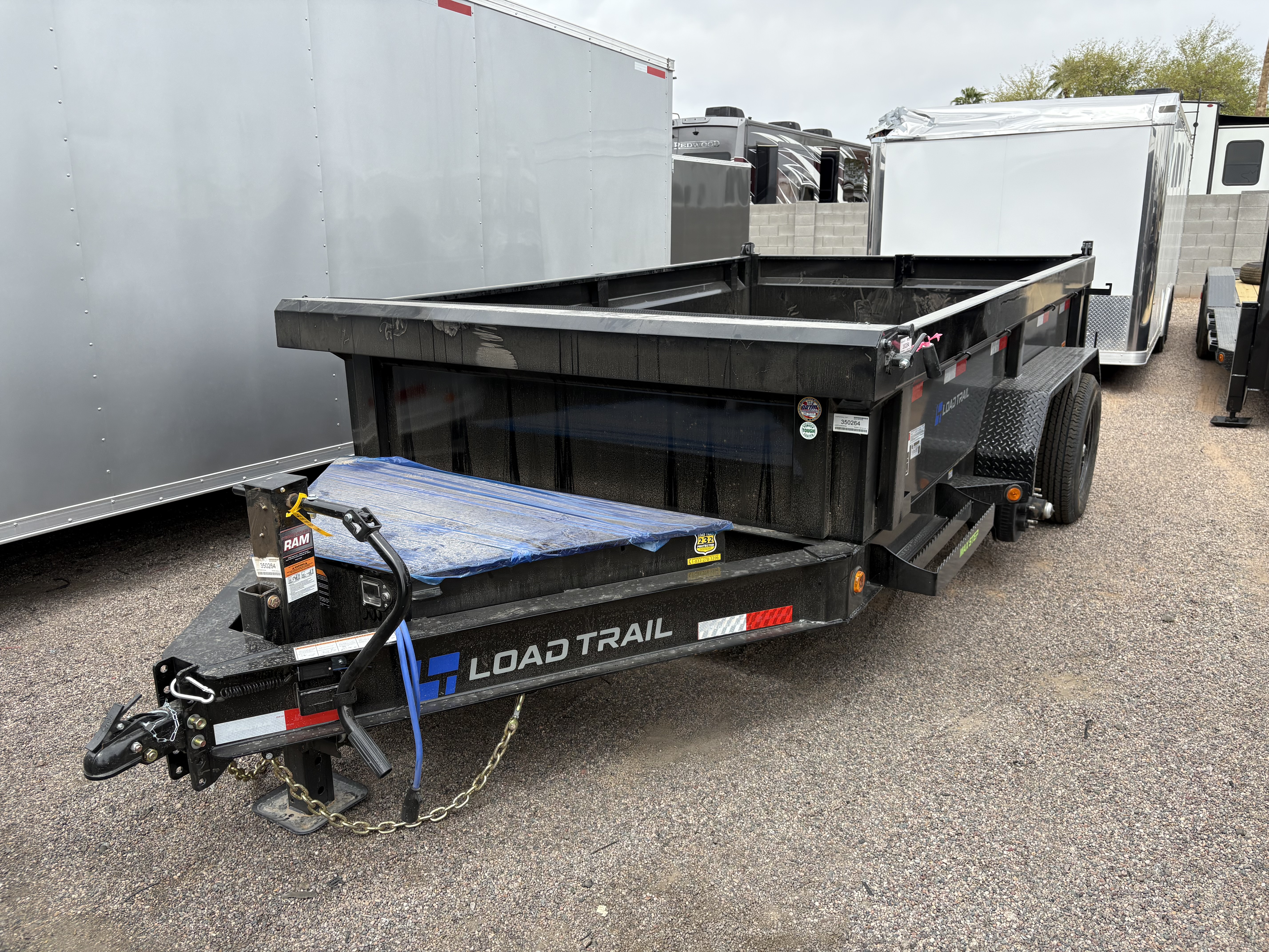 Load Trail 12x83 Tandem Axle 14K GVWR Low-Pro Dump, 24" Sides - Stock #LTD903 - Image 2 of 7