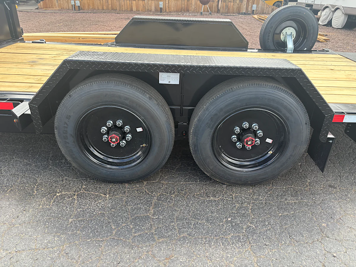 Midsota 21x83 Tandem Axle, 17.6K GVWR, Side Dump Tilt, 24" Sides, Hydraulic Jack - Stock #MID006 - Image 2 of 5 Midsota 21x83 Tandem Axle, 17.6K GVWR, Side Dump Tilt, 24" Sides, Hydraulic Jack - Stock #MID006 - Image 2 of 5
