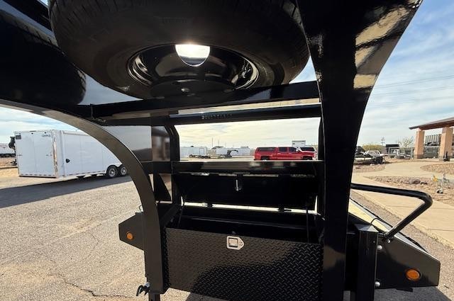 P.J. Trailers 40' Gooseneck Low-Pro Flatdeck with Duals, 25K GVWR - Stock #PPJ10966 - Image 4 of 6