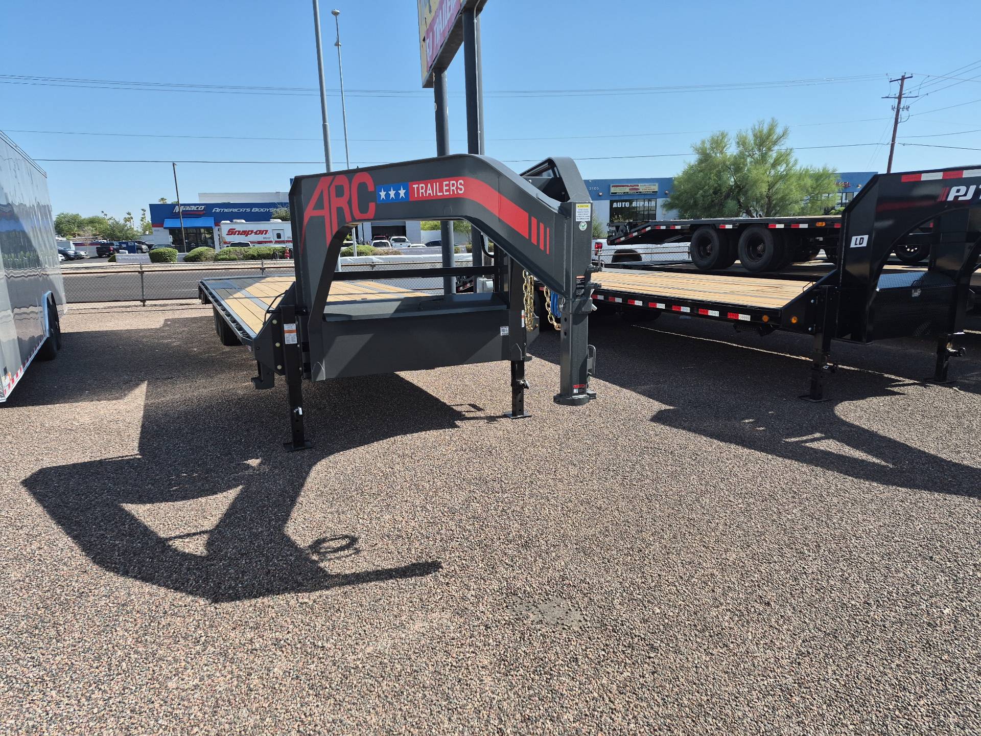 ARC Trailers 25'x102" 14K Gooseneck Flatbed Trailer w/ Ramps (GDS)