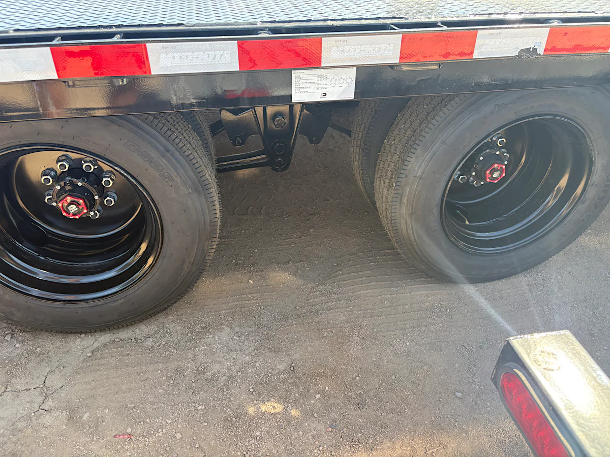 Midsota 26x8.5 (21'+5') Flat Bed Deckover, 25,900 GVWR, 18 Ply Tires - Stock #MI008 - Image 6 of 6 Midsota 26x8.5 (21'+5') Flat Bed Deckover, 25,900 GVWR, 18 Ply Tires - Stock #MI008 - Image 6 of 6