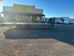 P.J. Trailers 25' Gooseneck, Low-Pro Flatdeck with Duals, Hydraulic Jacks, 25K GVWR Stock #PPJ10900 - Thumbnail 1