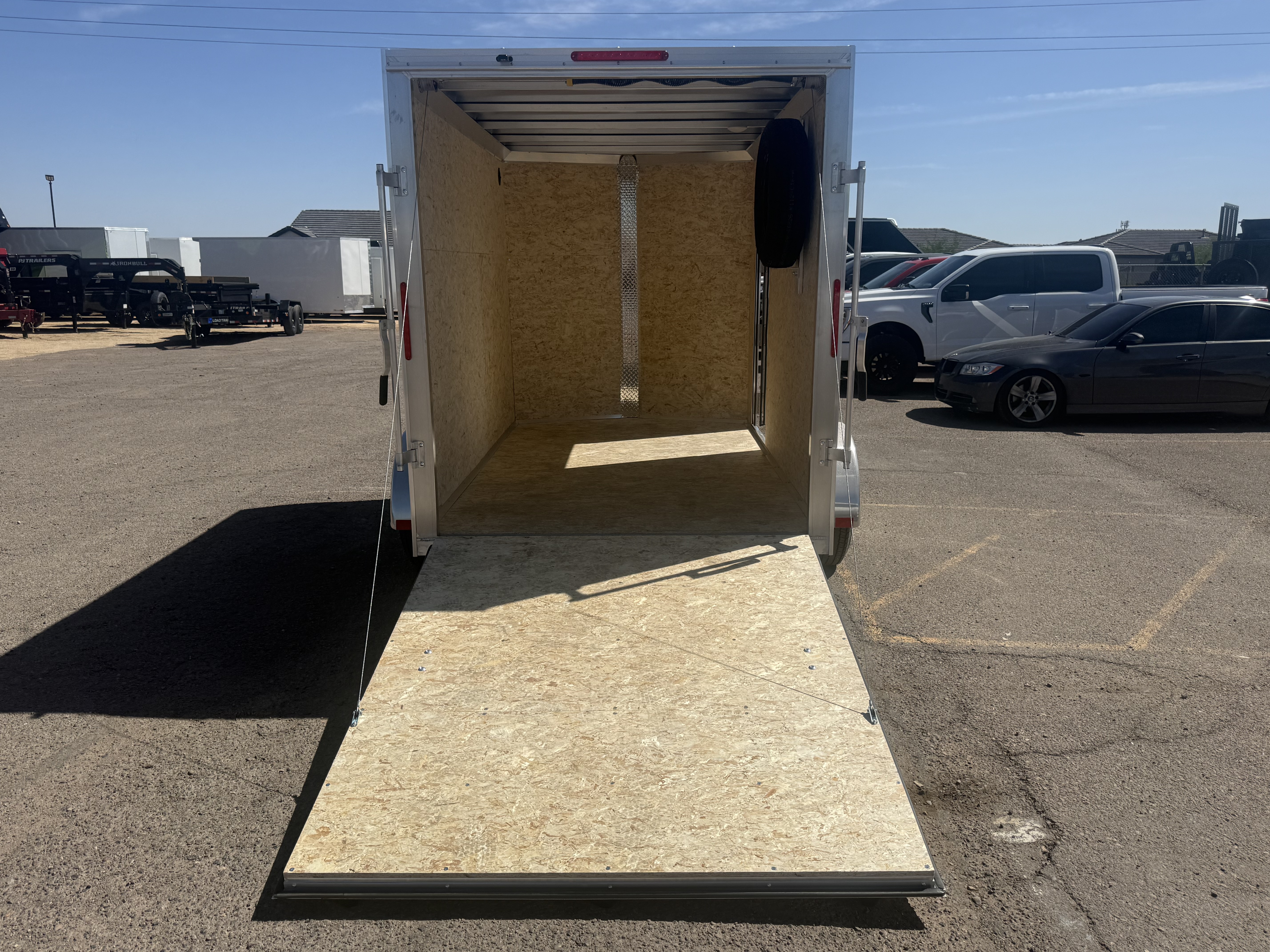 Alcom 10x6 All Aluminum XLT-P2 Enclosed, 3K GVWR, Limited Edition, Ramp Door - Stock #ALC224 - Image 7 of 8