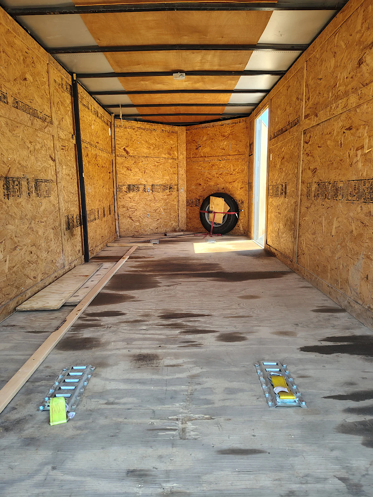 Hurricane 16 x 7 Tandem Axle, Enclosed Cargo, 7K GVWR - Stock #USD7593 - Image 8 of 10 Hurricane 16 x 7 Tandem Axle, Enclosed Cargo, 7K GVWR - Stock #USD7593 - Image 8 of 10