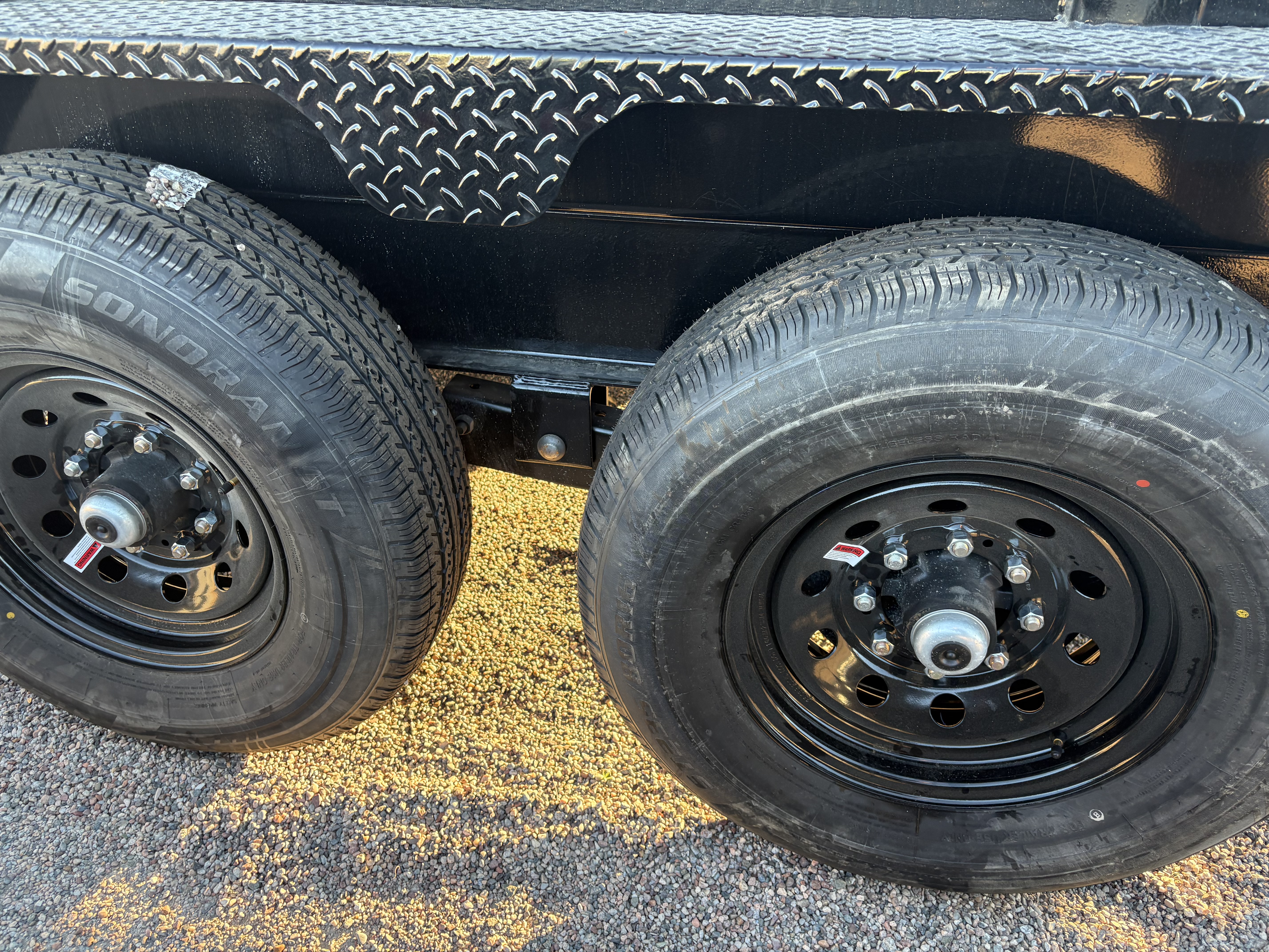 Load Trail 16x83 Gooseneck, Tandem Axle, 14 GVWR, Low-Pro Dump, 24" Sides - Stock #LTD917 - Image 3 of 5
