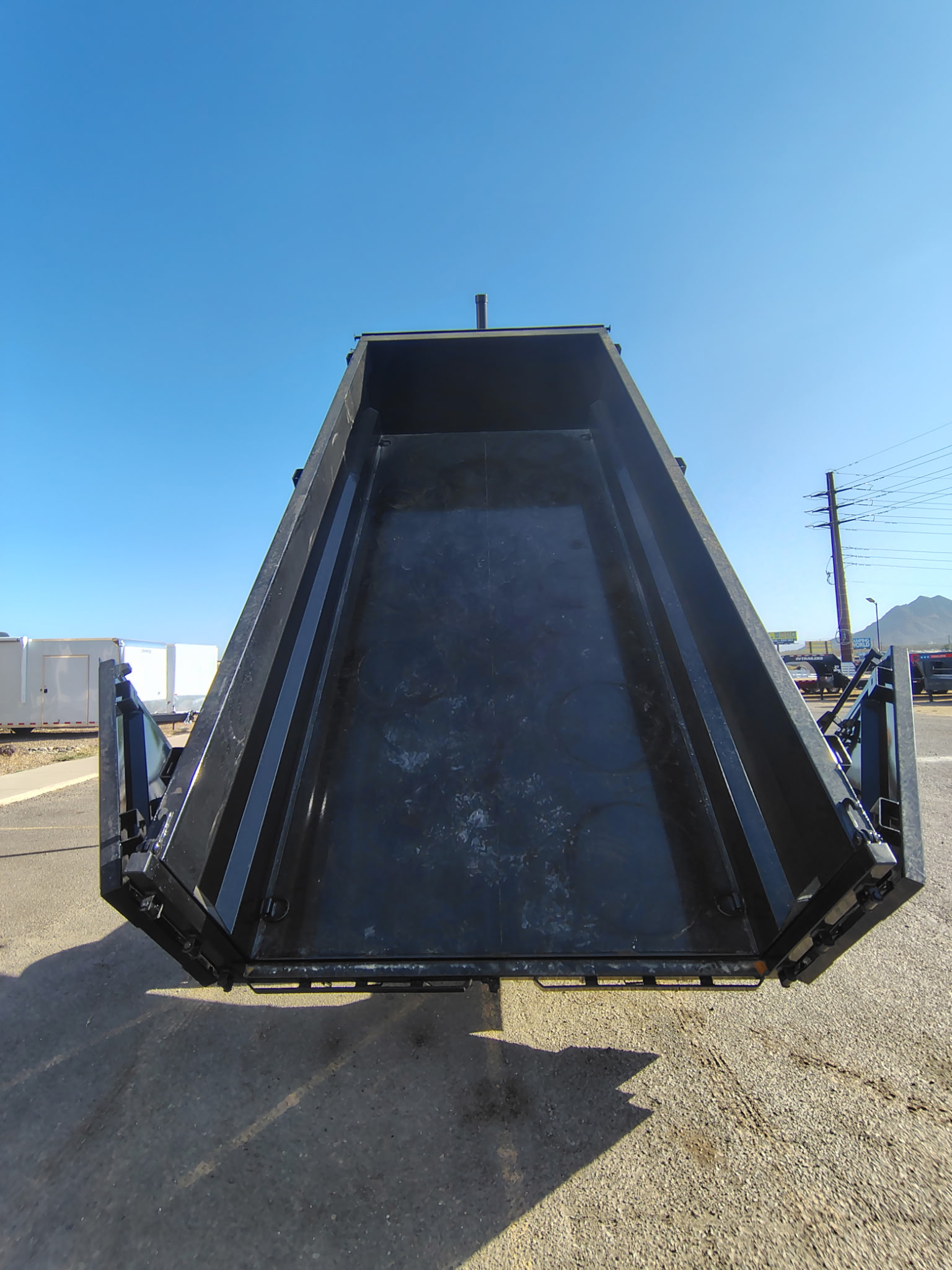 Iron Bull 16'x83" Telescopic I-Beam Gooseneck Dump Trailer w/ 36" Sides (DHG)
