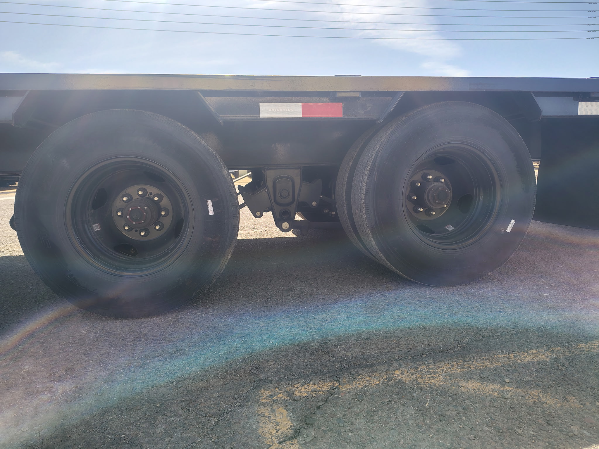 P.J. Trailers 40' Gooseneck Low-Pro Flatdeck with Duals, 25K GVWR - Stock #USD6208 - Image 7 of 15