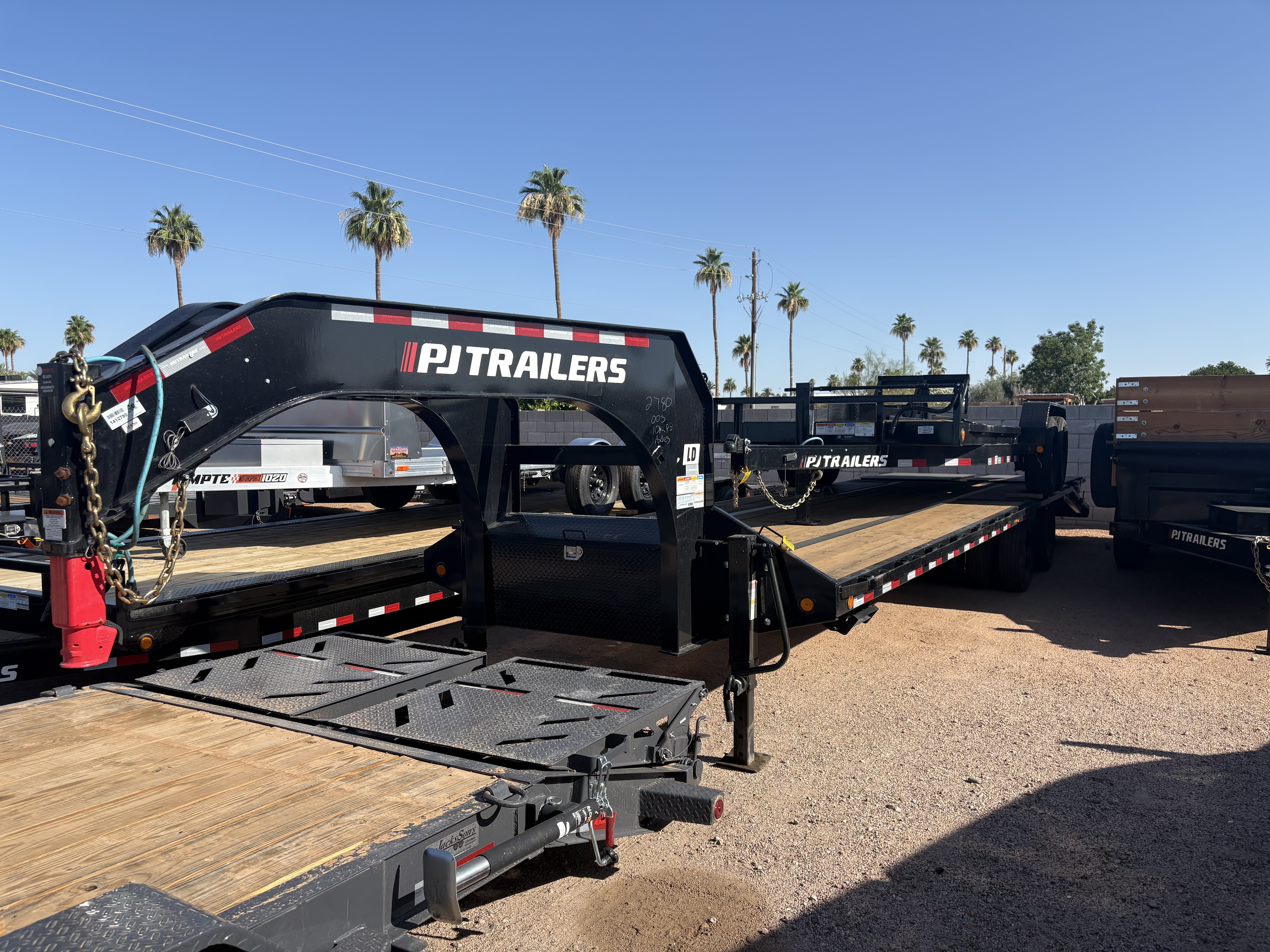 P.J. Trailers 40' Gooseneck Low-Pro Flatdeck with Duals, 25K GVWR - Stock #PPJ10863 - Image 2 of 5