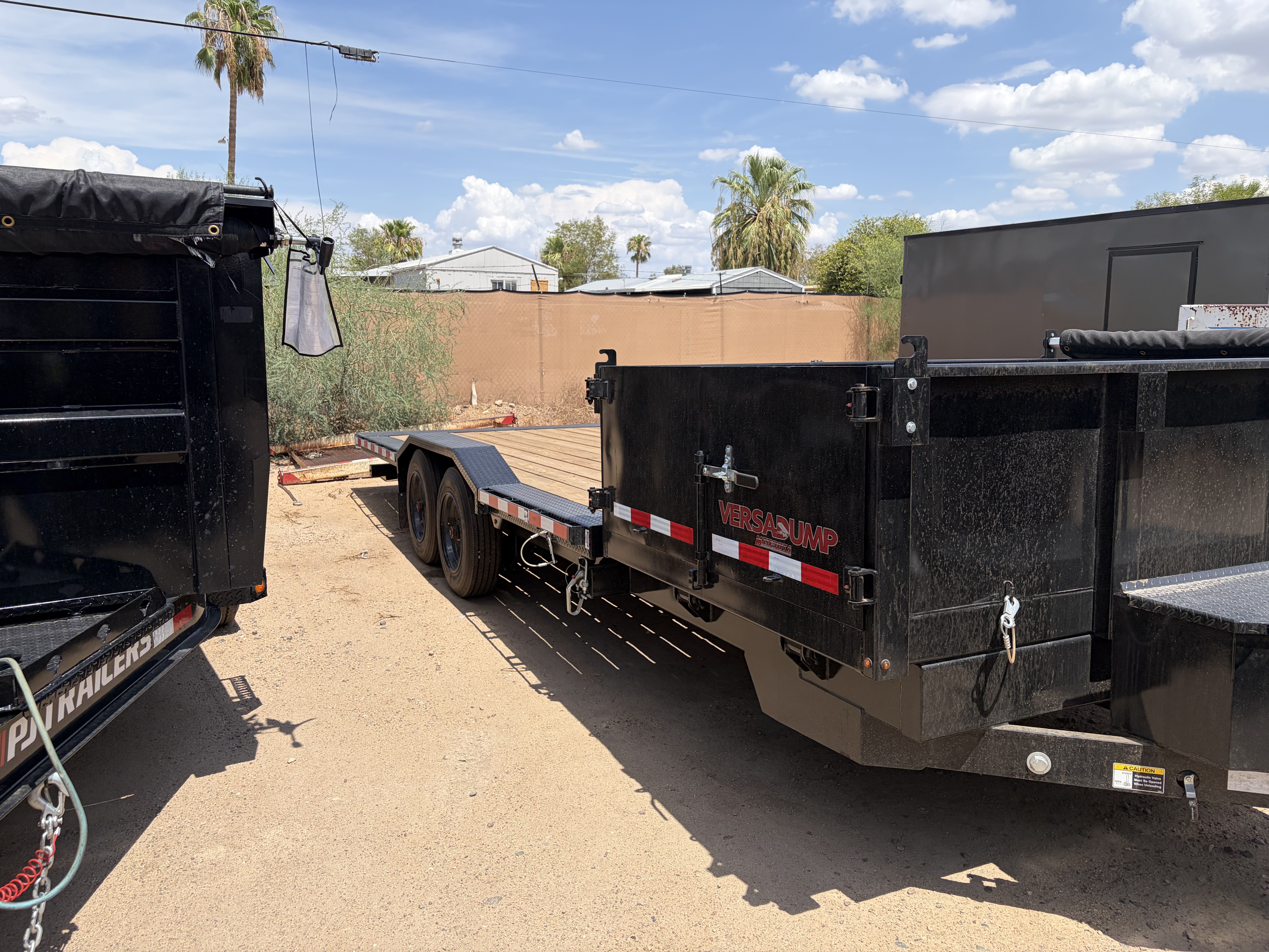Midsota 23'x102" Scissor Side Dump Trailer w/ 24" Sides (HS)