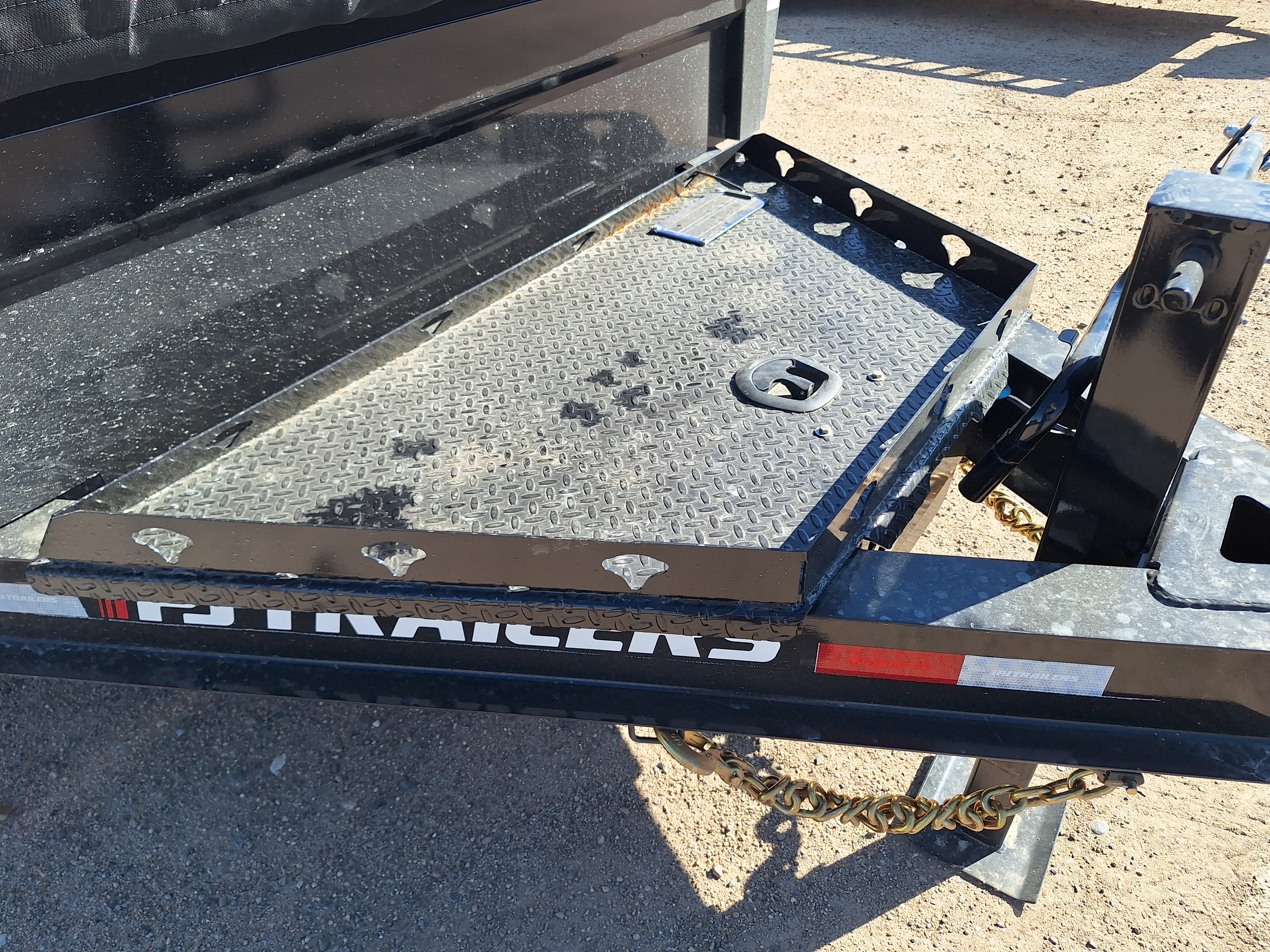 P.J. Trailers 16x83 Tandem Axle, 14K GVWR, Low Pro Dump, 24" Sides, 14Ply Tires - Stock #PJD1605 - Image 5 of 10