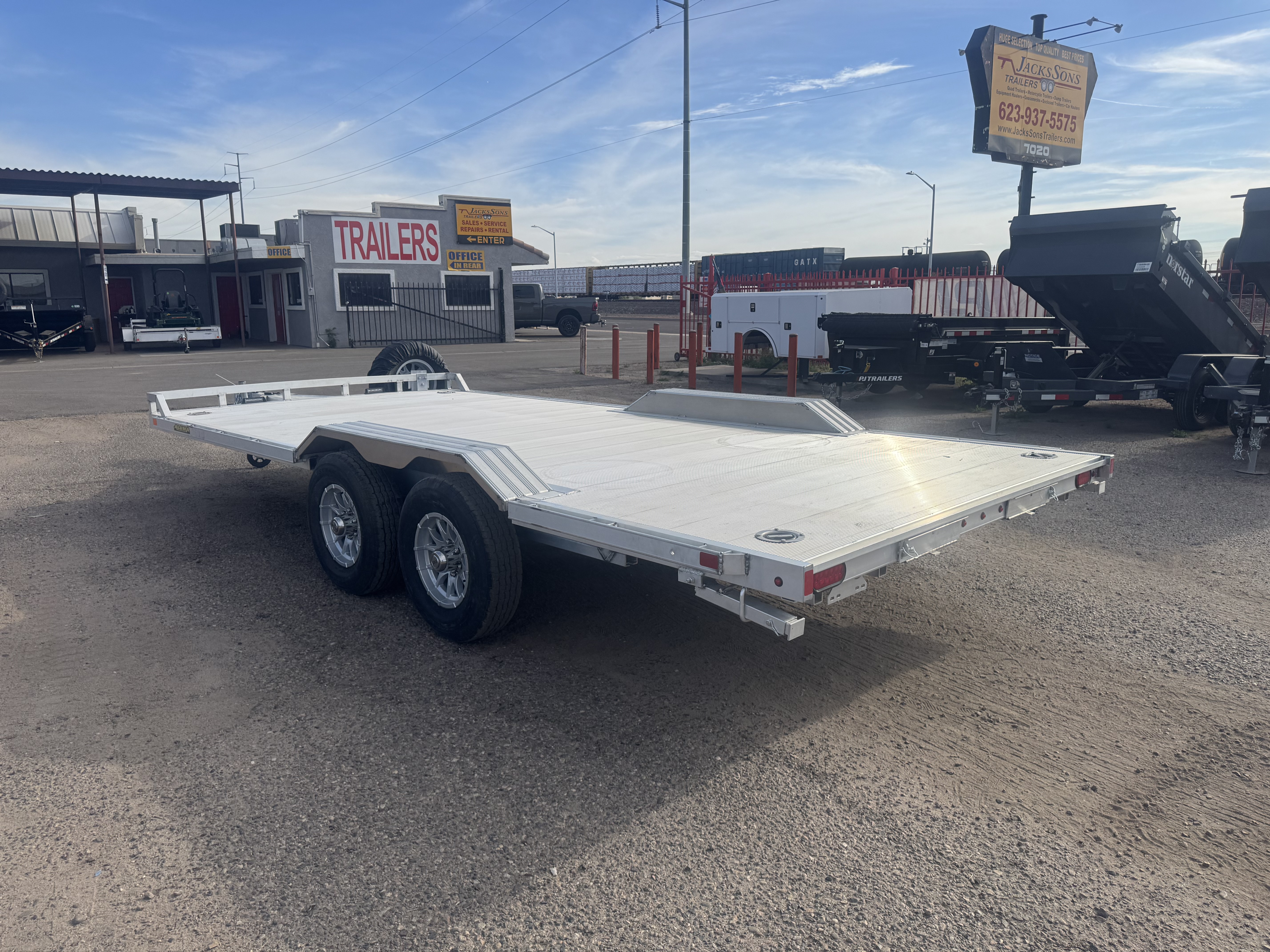 Aluma 18x102 All Aluminum Wide Body, 10K GVWR, Heavy Tandem Axle, Electric Brake, Drive-Over-Fenders, Ramps, RTD (WB18H-TA-EL-DOF-R-RR-RTD) - Stock #ALU363 - Image 12 of 16