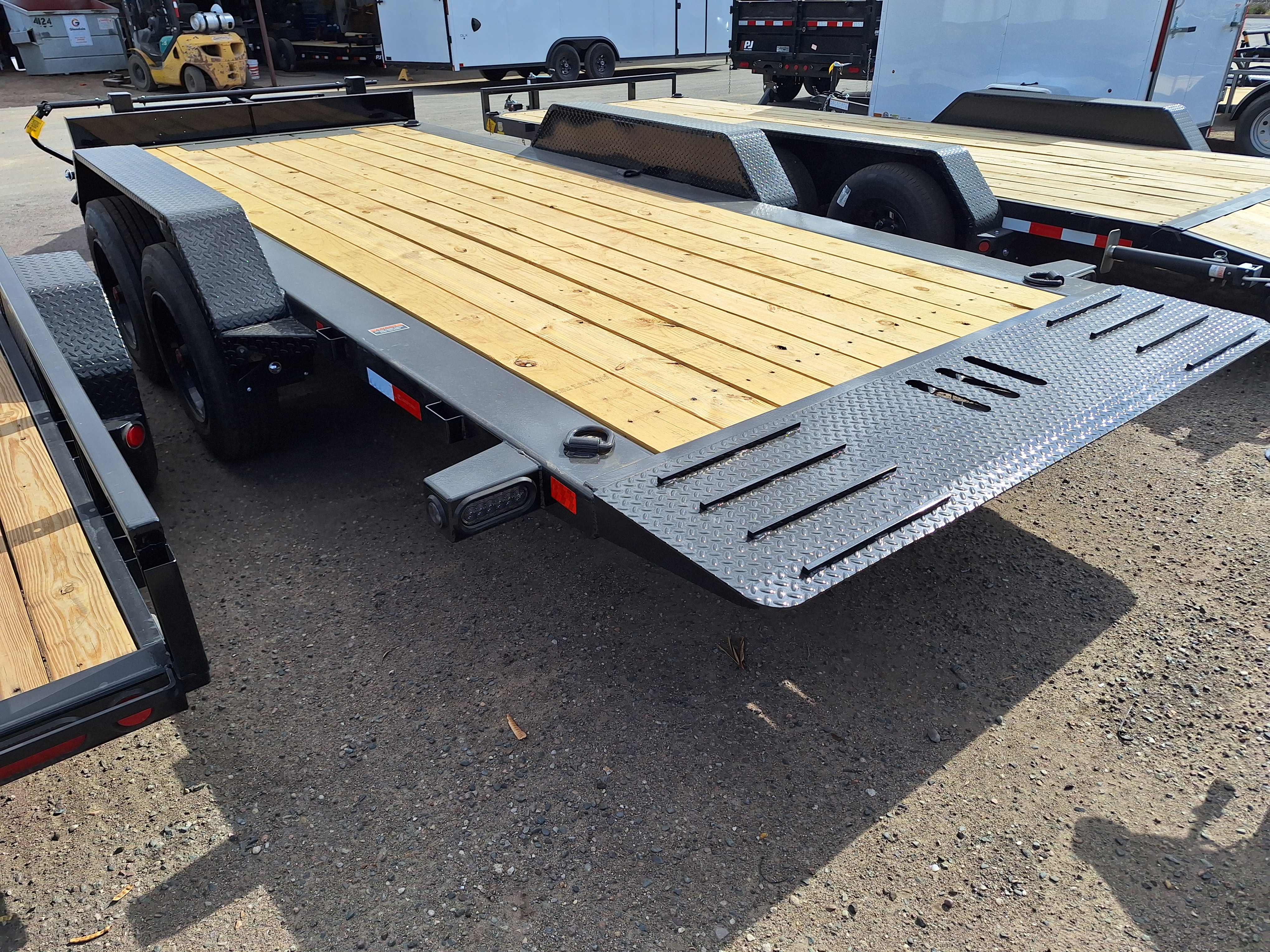 Load Trail 16x83 Tandem Axle, 20K GVWR, Gravity Tilt - Stock #LT944 - Image 4 of 9