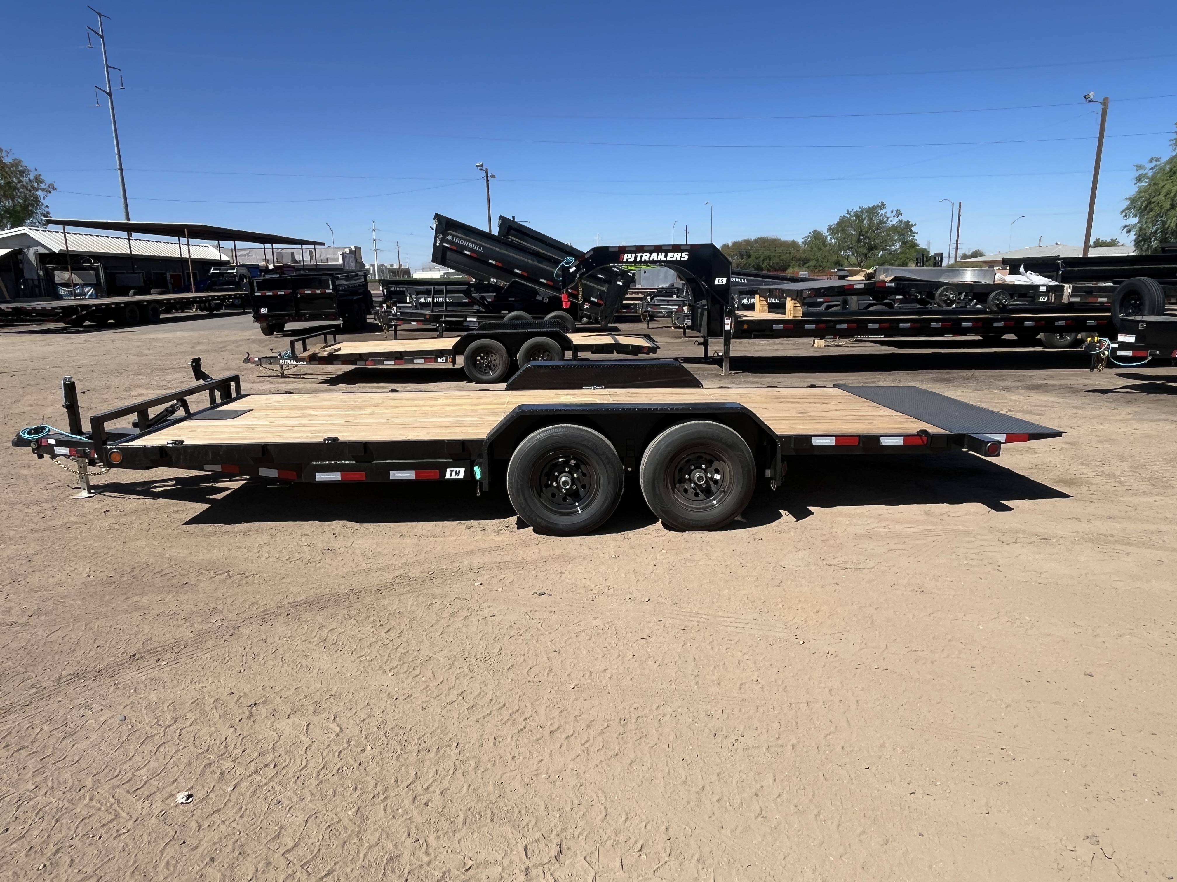 P.J. Trailers 20x83 Hydraulic Quick Tilt, 10K GVWR - Stock #PPJ11217 - Image 4 of 9