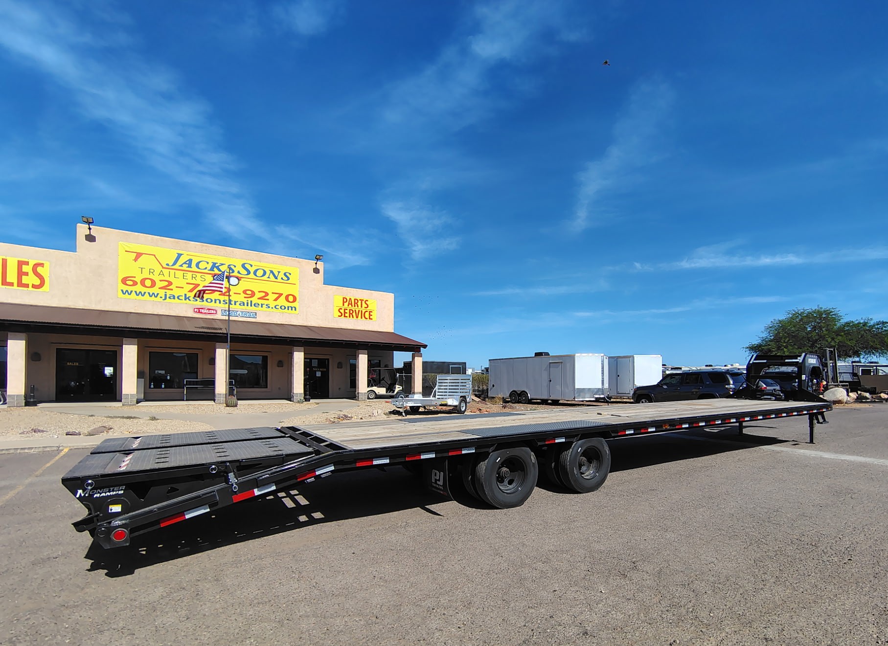 P.J. Trailers 40' Gooseneck Low-Pro Flatdeck with Duals, 25K GVWR - Stock #USD6208 - Image 1 of 15