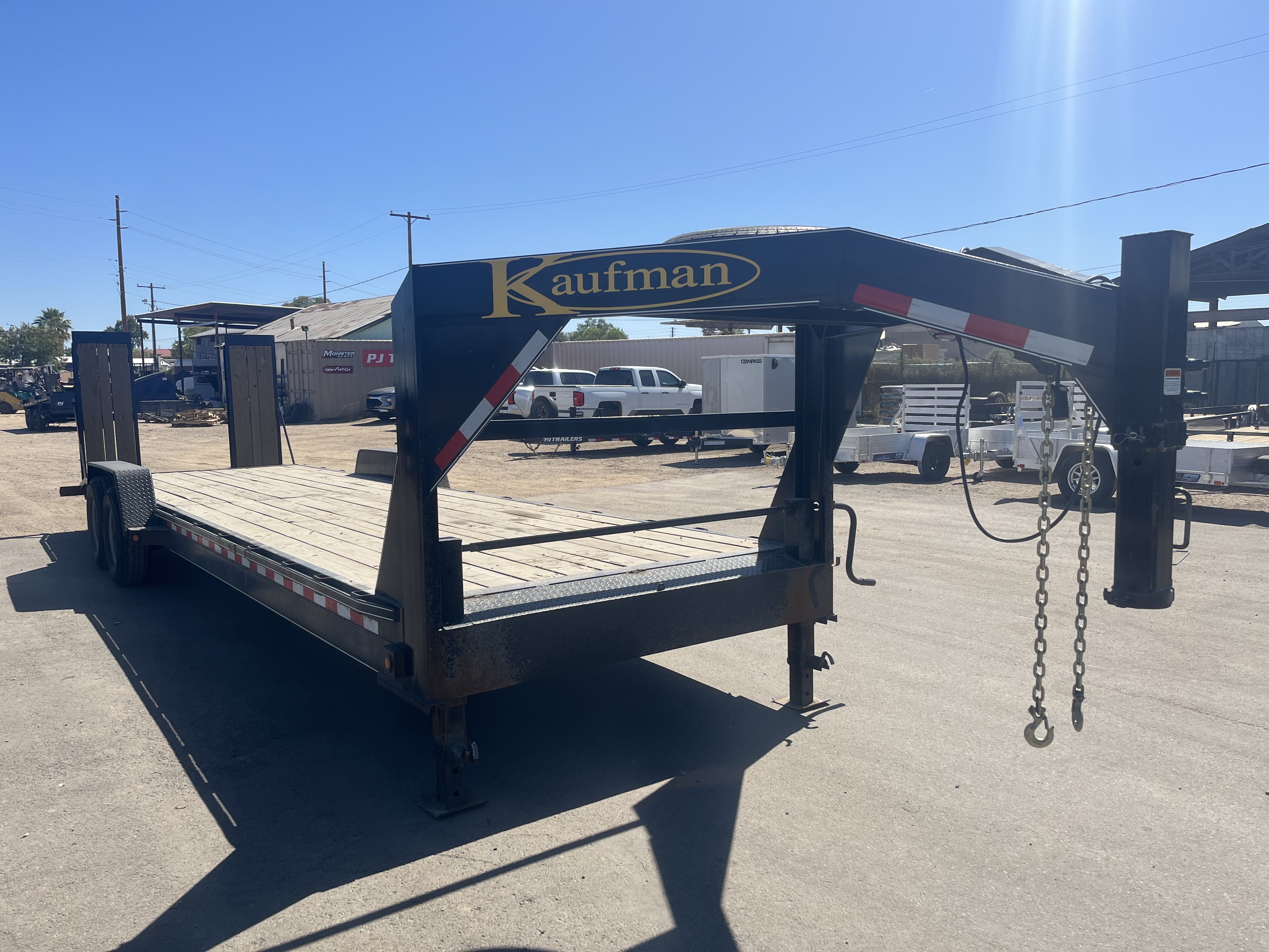 KAUFMAN 83X28 GOOSENECK 15K GVWR - Stock #USD1153 - Image 1 of 10