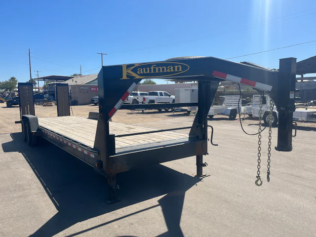 Kaufman 28'x82" Deluxe Equipment Gooseneck Trailer (FDWG)