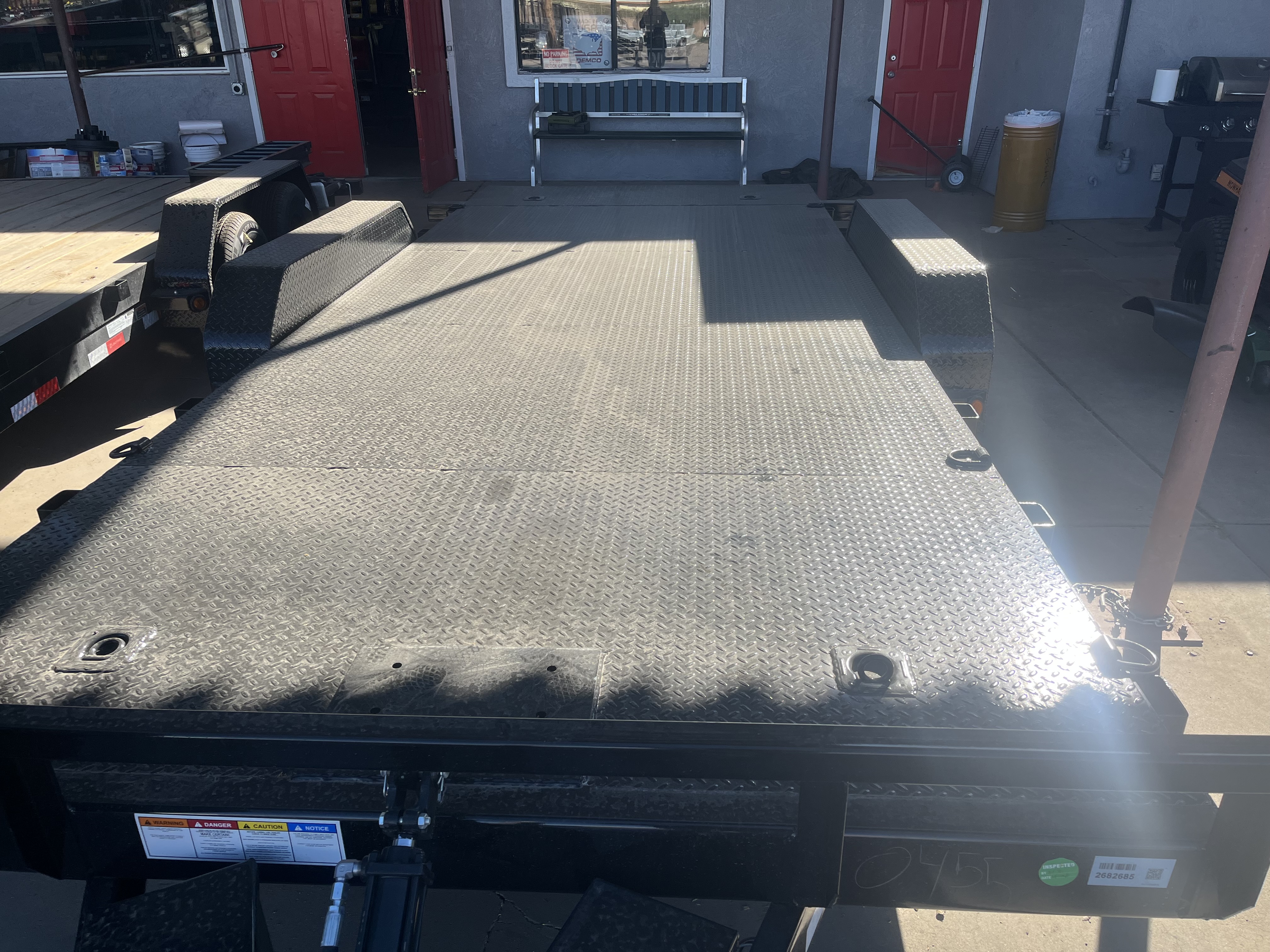 P.J. Trailers 18x83 Hydraulic Quick Tilt, 10K GVWR - Stock #PPJ10883 - Image 2 of 5