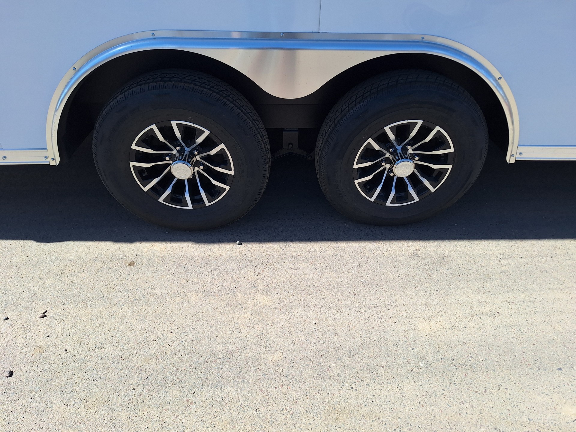 Compass 20x8.5 Jasper SE Car Hauler, 10K GVWR, Ramp Door, A/C, White Wall / Ceiling, RTP Floor - Stock #CMP2586 - Image 9 of 10