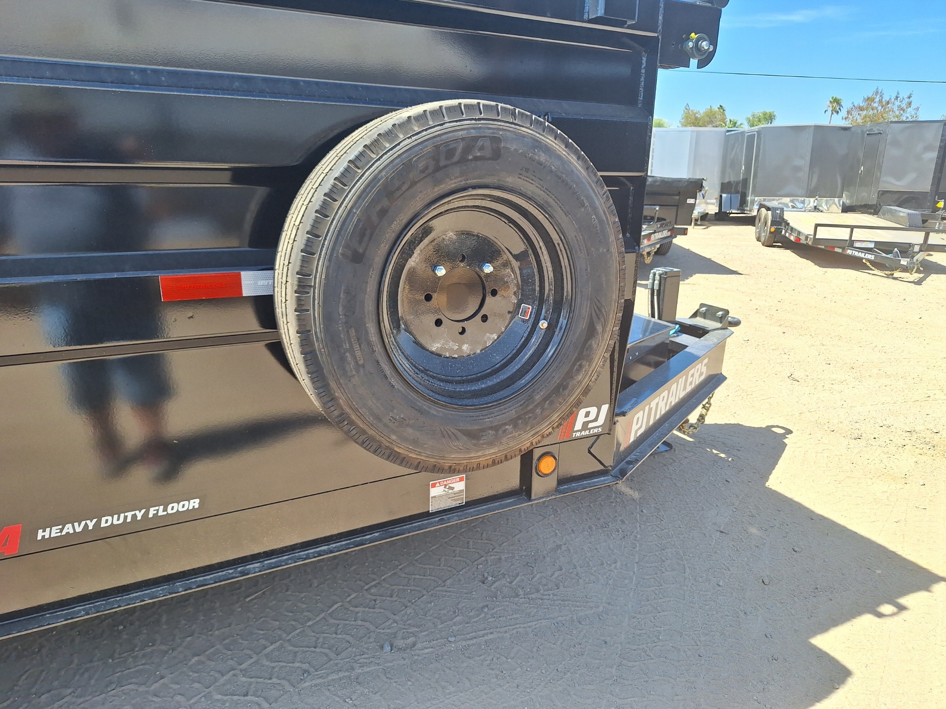 P.J. Trailers 16x83 Tandem Axle, 22K GVWR, HD Low-Pro Dump, 48" Sides - Stock #PJD1593 - Image 5 of 15