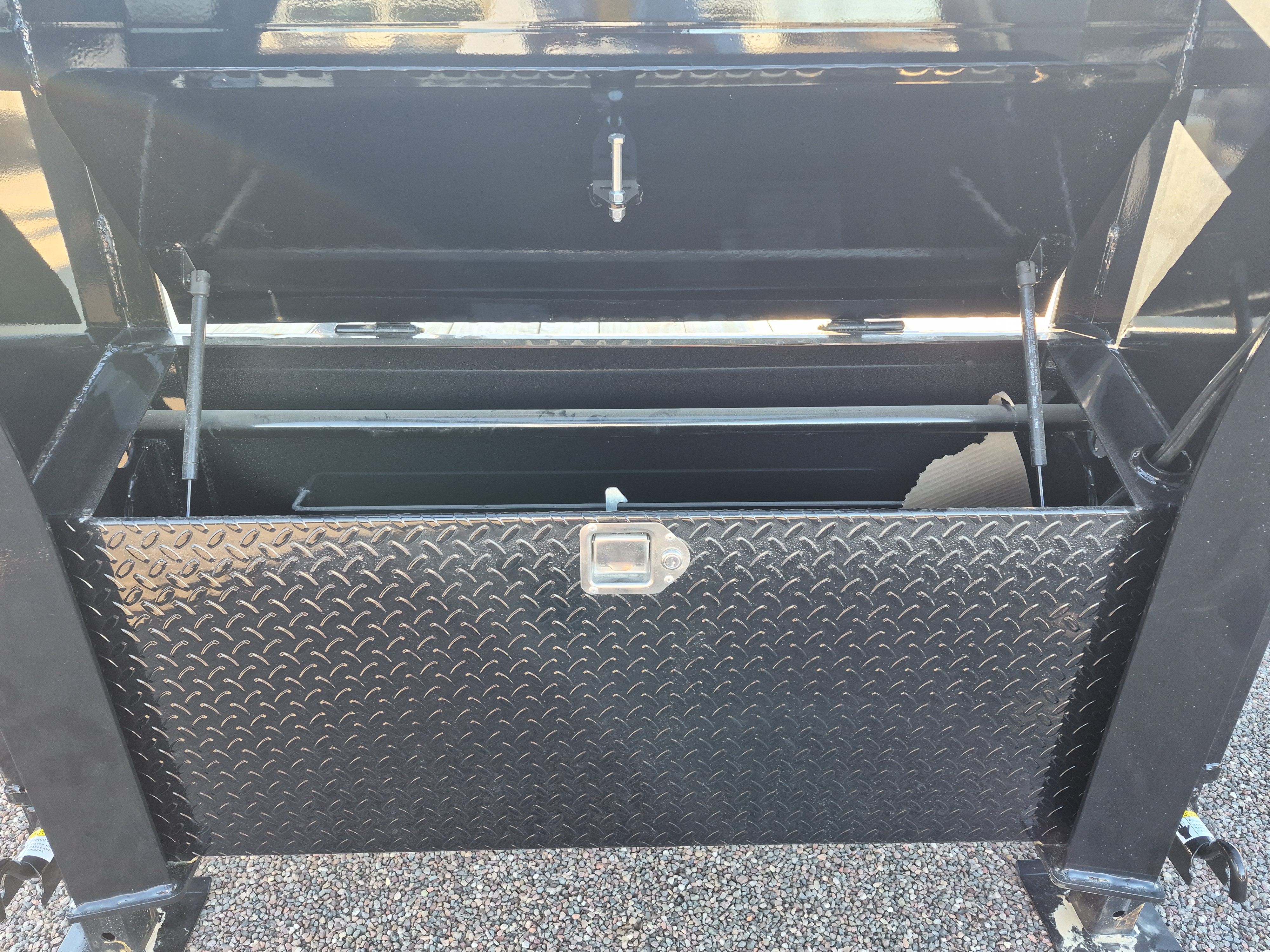 P.J. Trailers 36' Gooseneck Low-Pro Flatdeck with Duals, 25K GVWR - Stock #PPJ10974 - Image 4 of 4