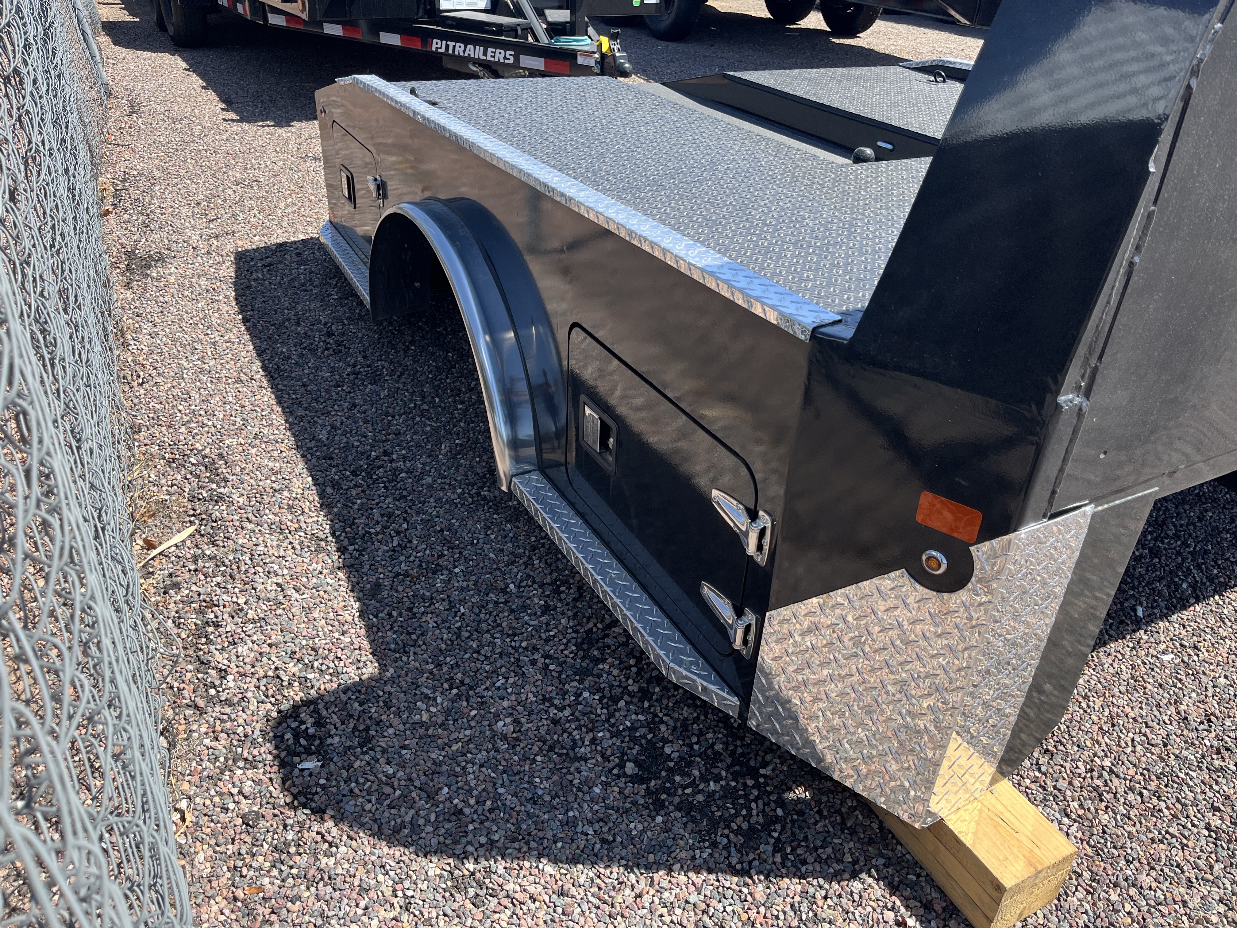 Norstar Truck Bed Norstar Truck Bed Western Hauler (9' 4" x 88"-60 CTA) - Stock #NSTB042 - Image 2 of 4