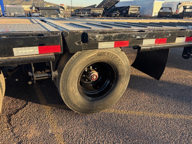 P.J. Trailers 36' Gooseneck Low-Pro Low-Pro with Hydraulic Dove, 25K GVWR - Stock #PPJ11000 - Image 5 of 9