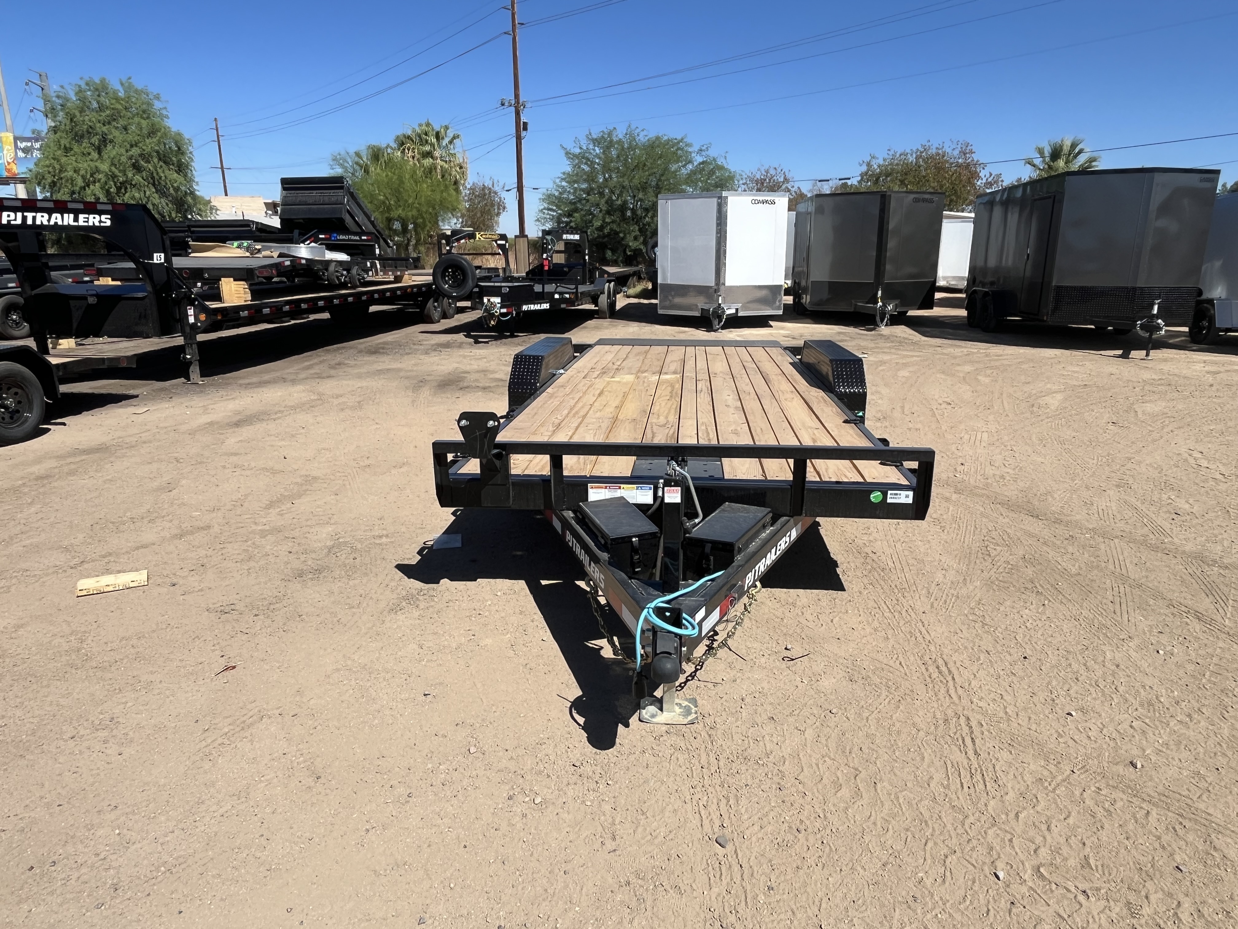 P.J. Trailers 20x83 Hydraulic Quick Tilt, 10K GVWR - Stock #PPJ11217 - Image 6 of 9