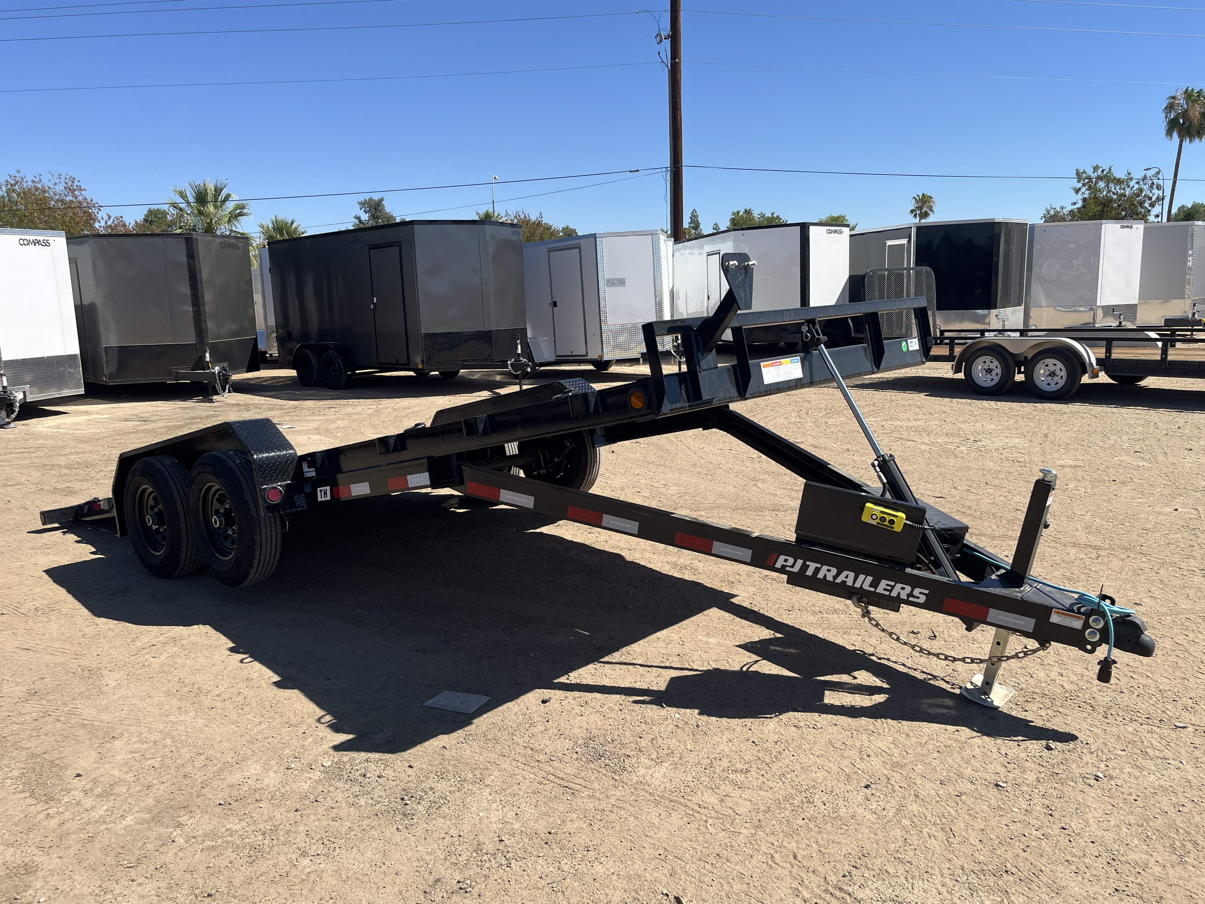 P.J. Trailers 20x83 Hydraulic Quick Tilt, 10K GVWR - Stock #PPJ11217 - Image 7 of 9