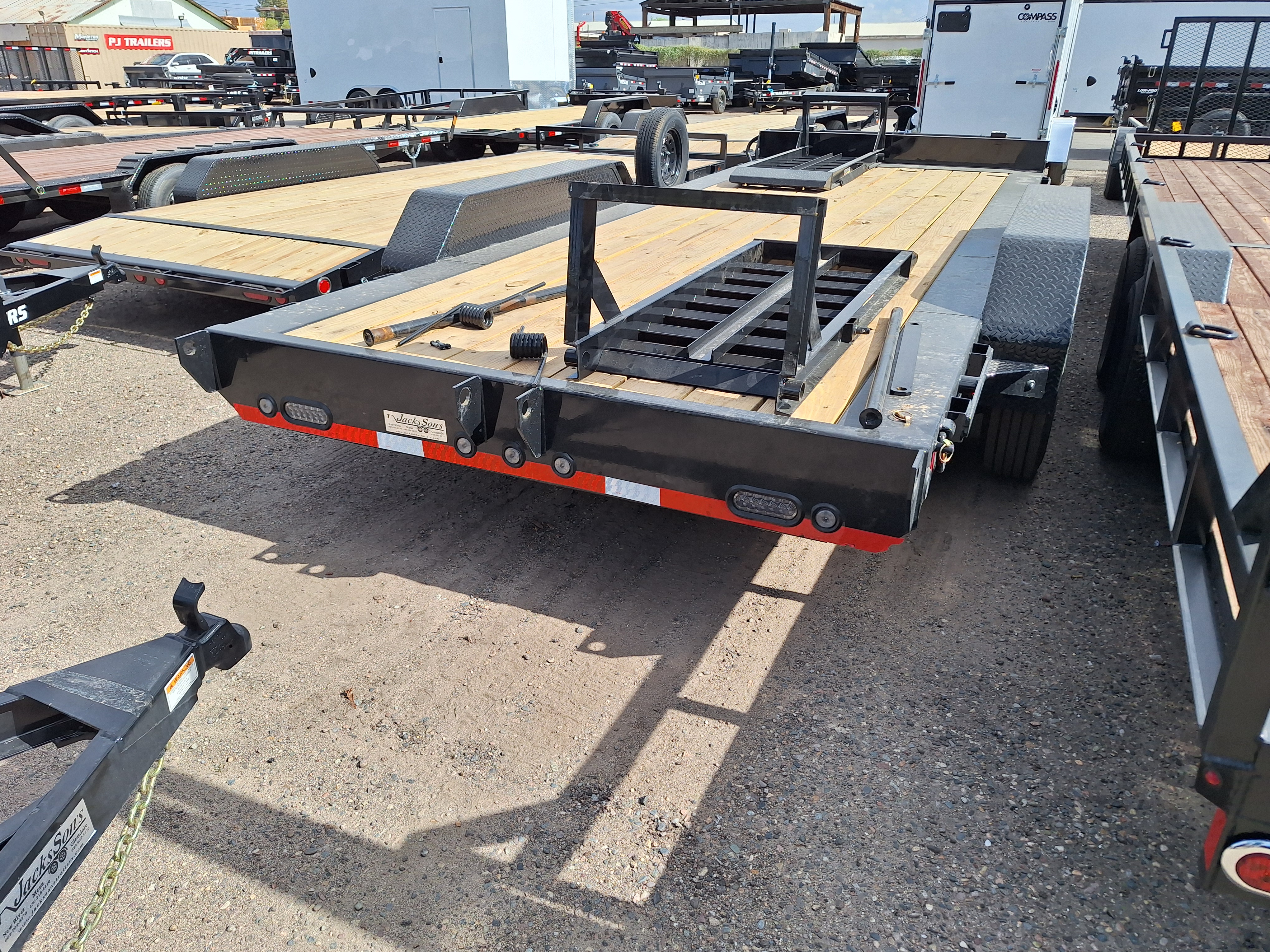 Load Trail 18x82 Tandem Axle, 20K GVWR, 10" I-Beam - Stock #LT945 - Image 5 of 6