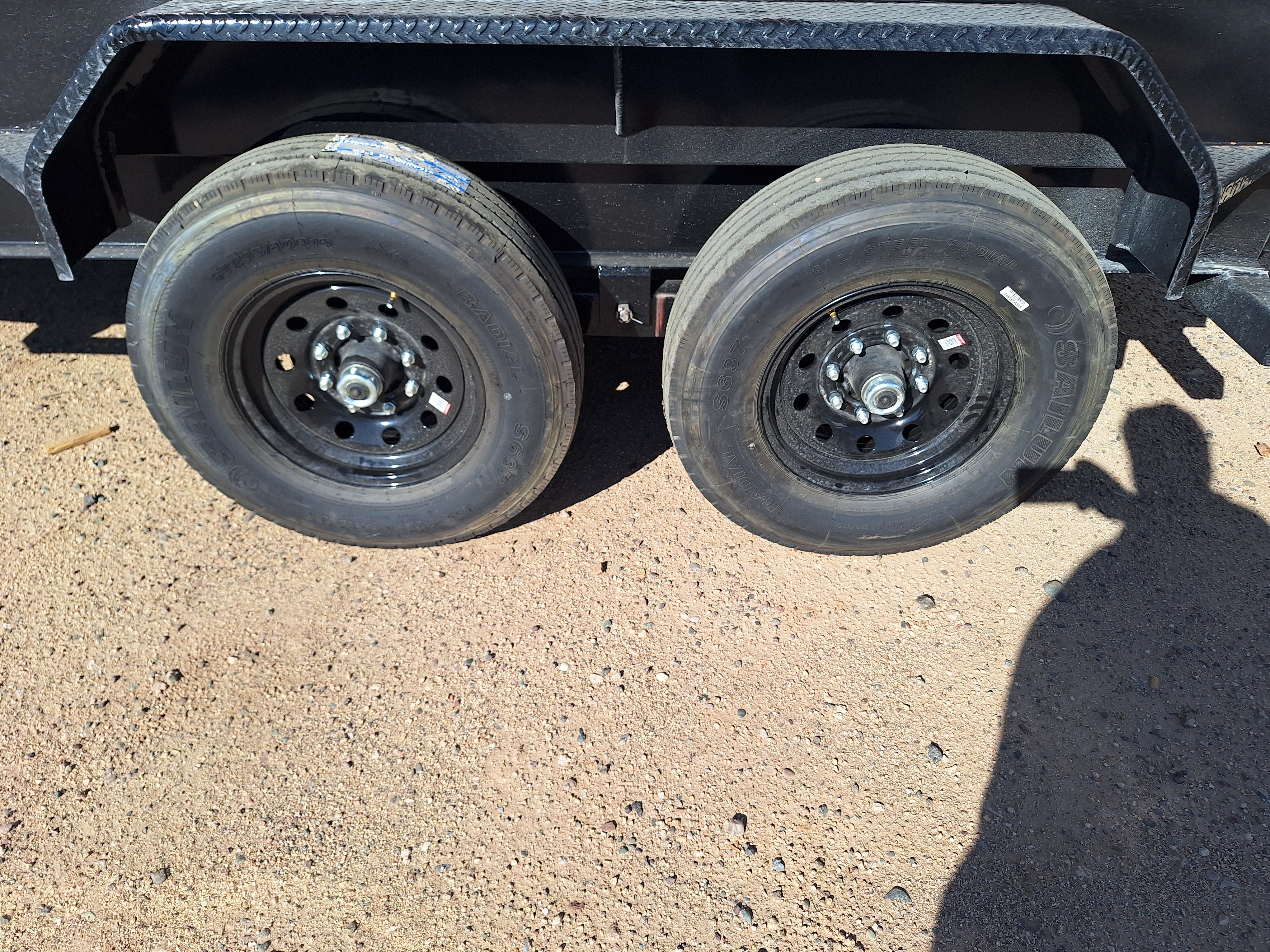 P.J. Trailers 16x83 Tandem Axle, 14K GVWR, Low Pro Dump, 24" Sides, 14Ply Tires - Stock #PJD1605 - Image 10 of 10