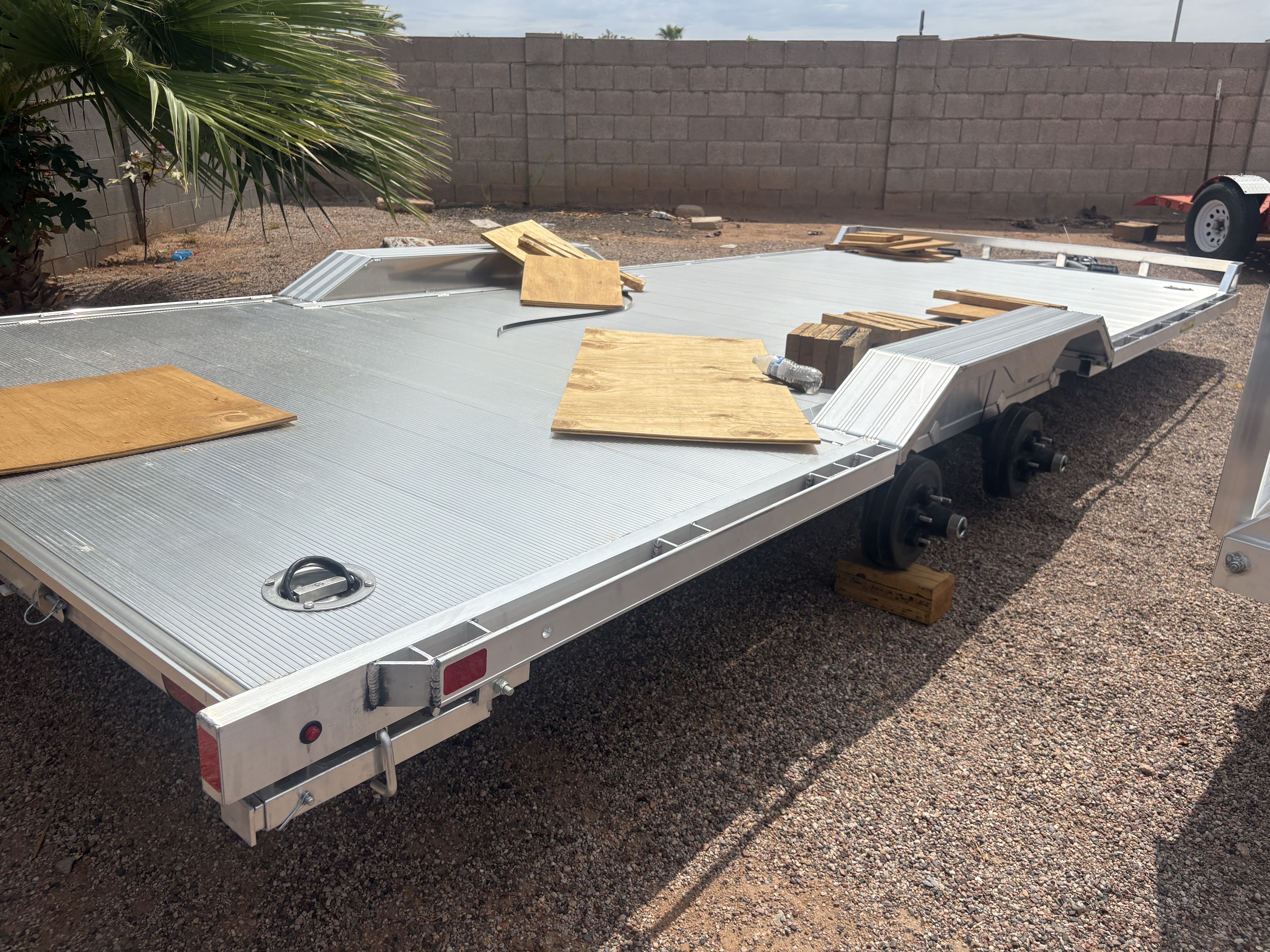Aluma 20'x102" Aluminum Car Trailer w/ Drive-Over Fenders (WB20H)