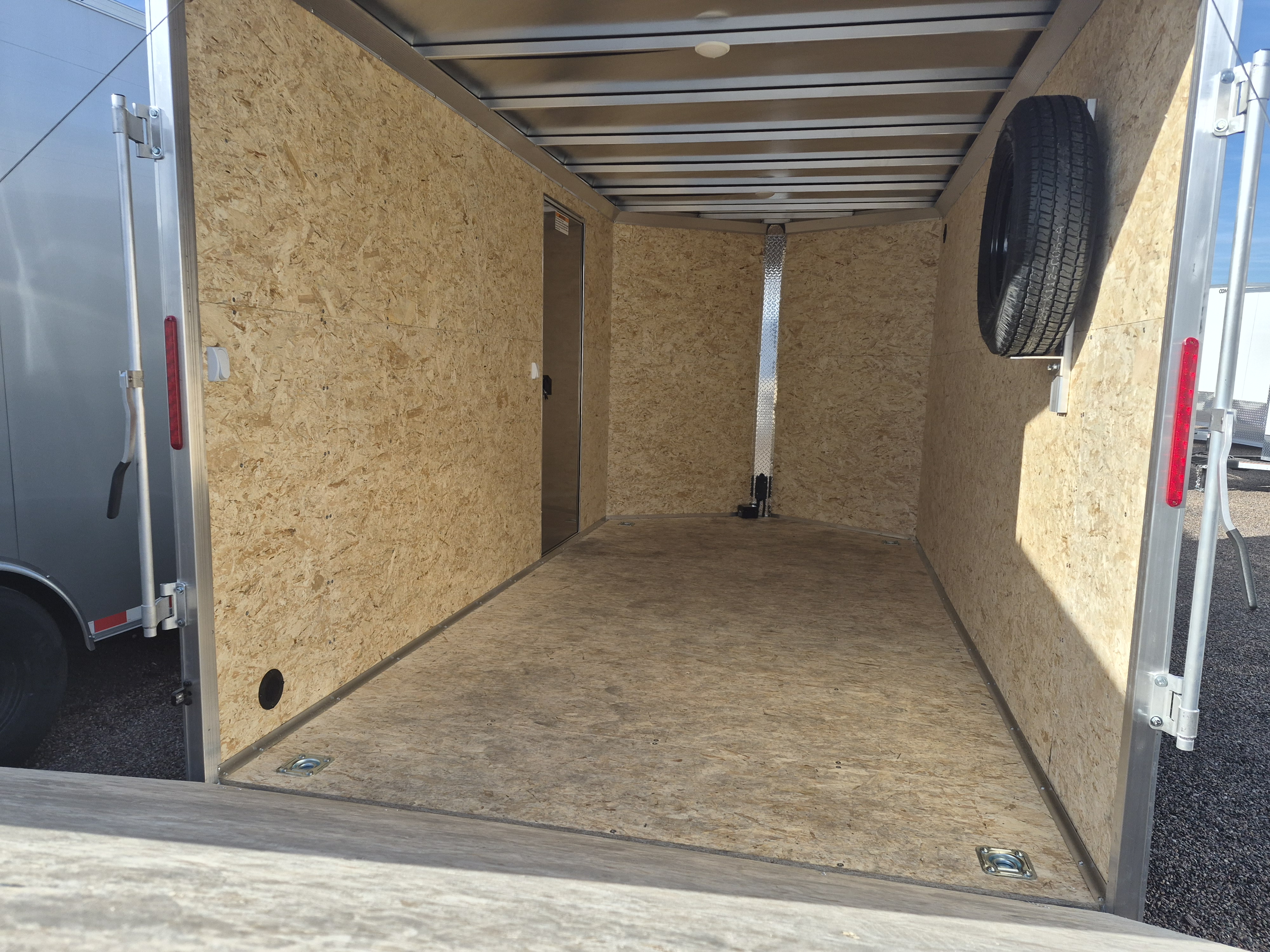Alcom 16x7 All Aluminum XLTP2 Enclosed, 7K GVWR, Side Door, Ramp Door - Stock #ALC204 - Image 4 of 4