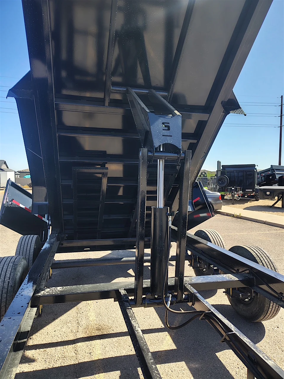 P.J. Trailers 14x83 Tandem Axle, 15,400 GVWR, Low Pro Dump, 36" Sides, 14 Ply Tires - Stock #PJD1696 - Image 8 of 12 P.J. Trailers 14x83 Tandem Axle, 15,400 GVWR, Low Pro Dump, 36" Sides, 14 Ply Tires - Stock #PJD1696 - Image 8 of 12