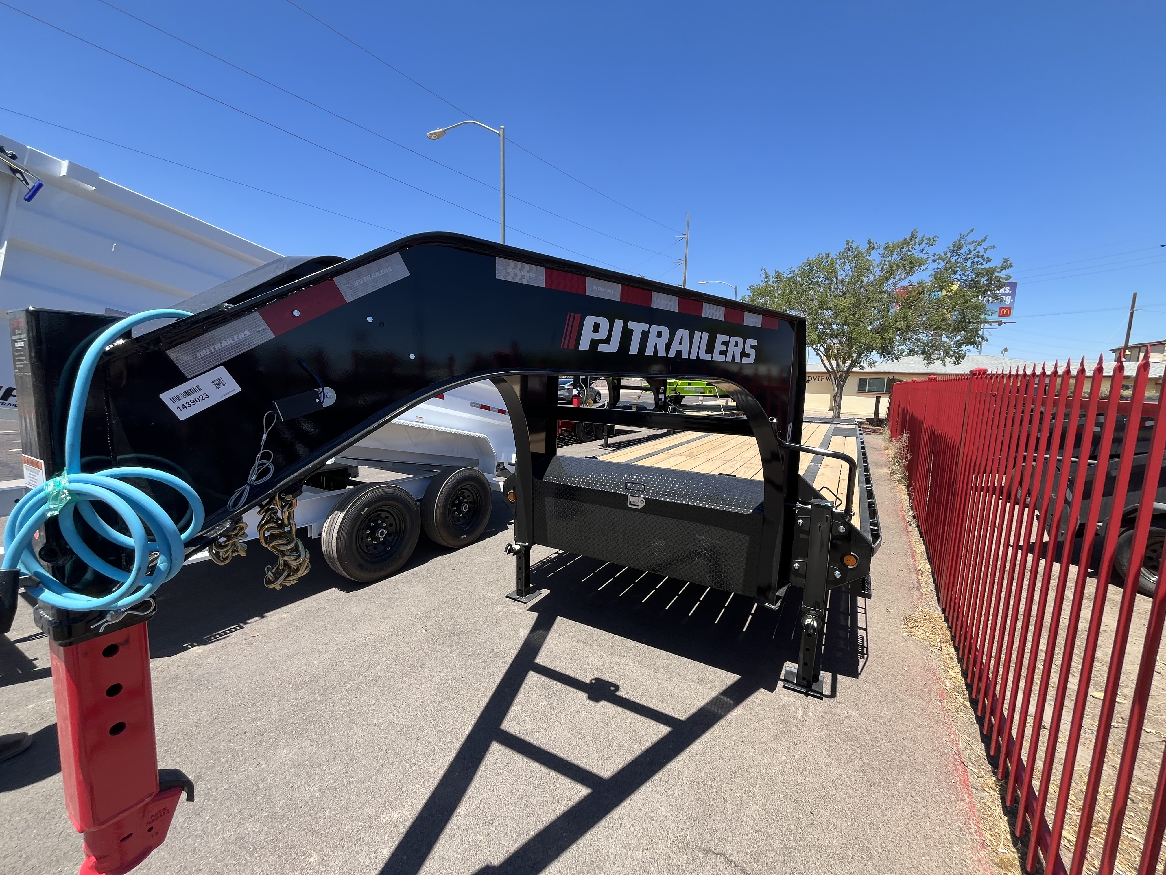 P.J. Trailers 32' Gooseneck Low-Pro Flatdeck with Singles, 15,680 GVWR, Monster Ramps, 14 Ply Tires - Stock #PPJ11219 - Image 1 of 7