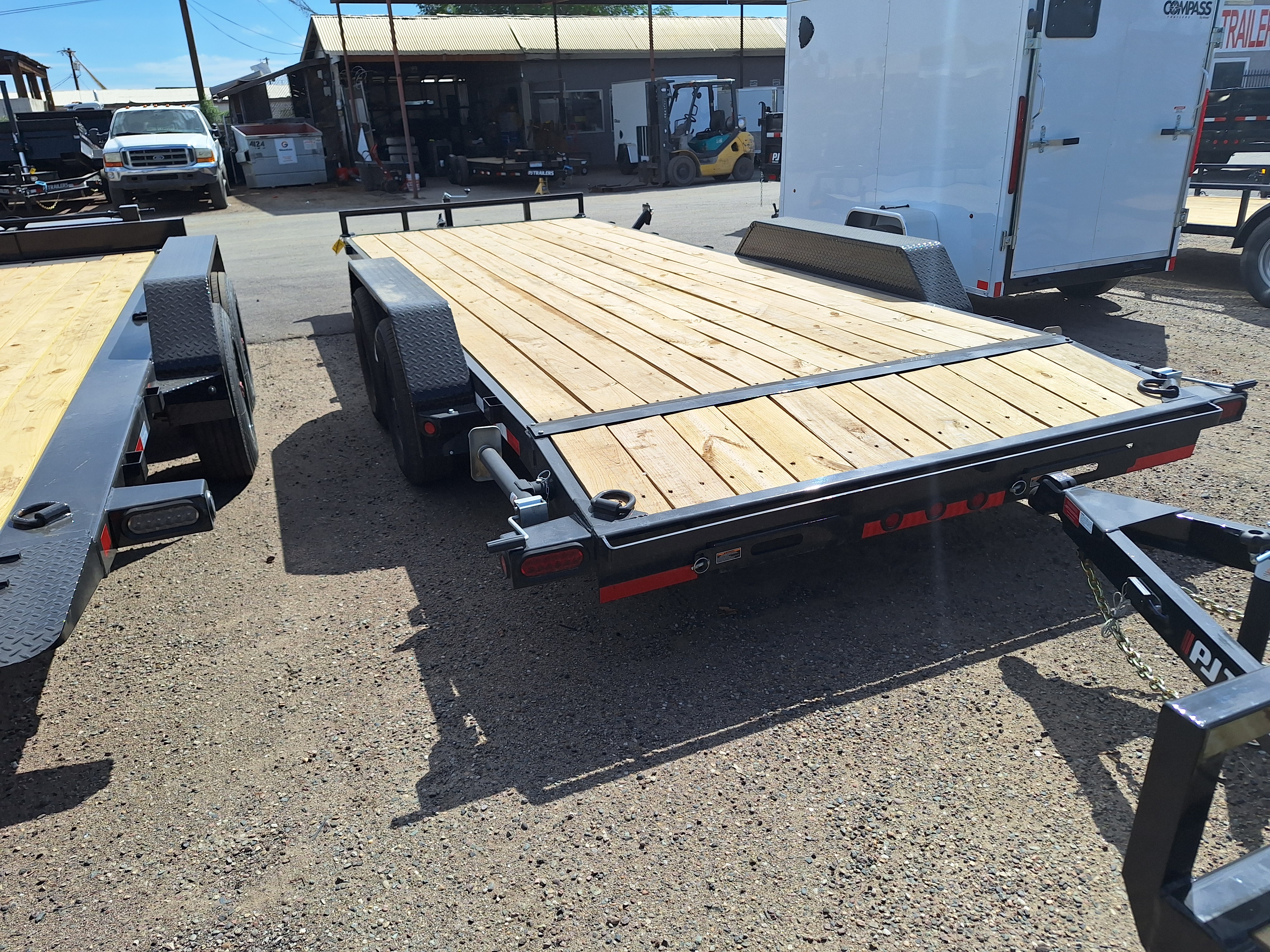 Load Trail 20x83 Tandem Axle, 10GVWR, Carhauler, Slide In Ramps - Stock #LT940 - Image 5 of 6