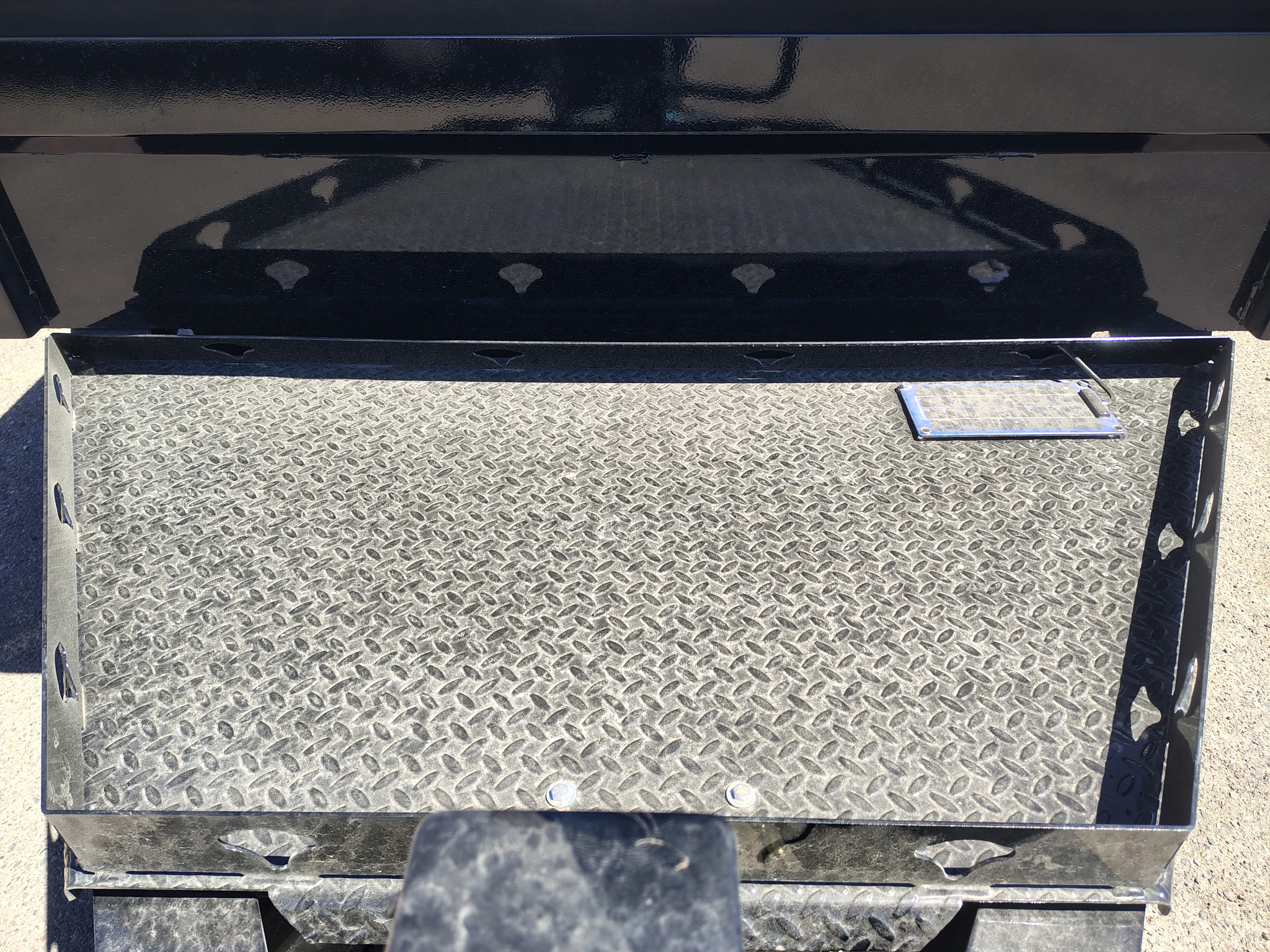 PJ Trailers 14x83 Tandem Axle, 15,400 GVWR, Low Pro Dump, 24" Sides, Solar Charger, 14 Ply Tires - Stock #PJD1701 - Image 6 of 11
