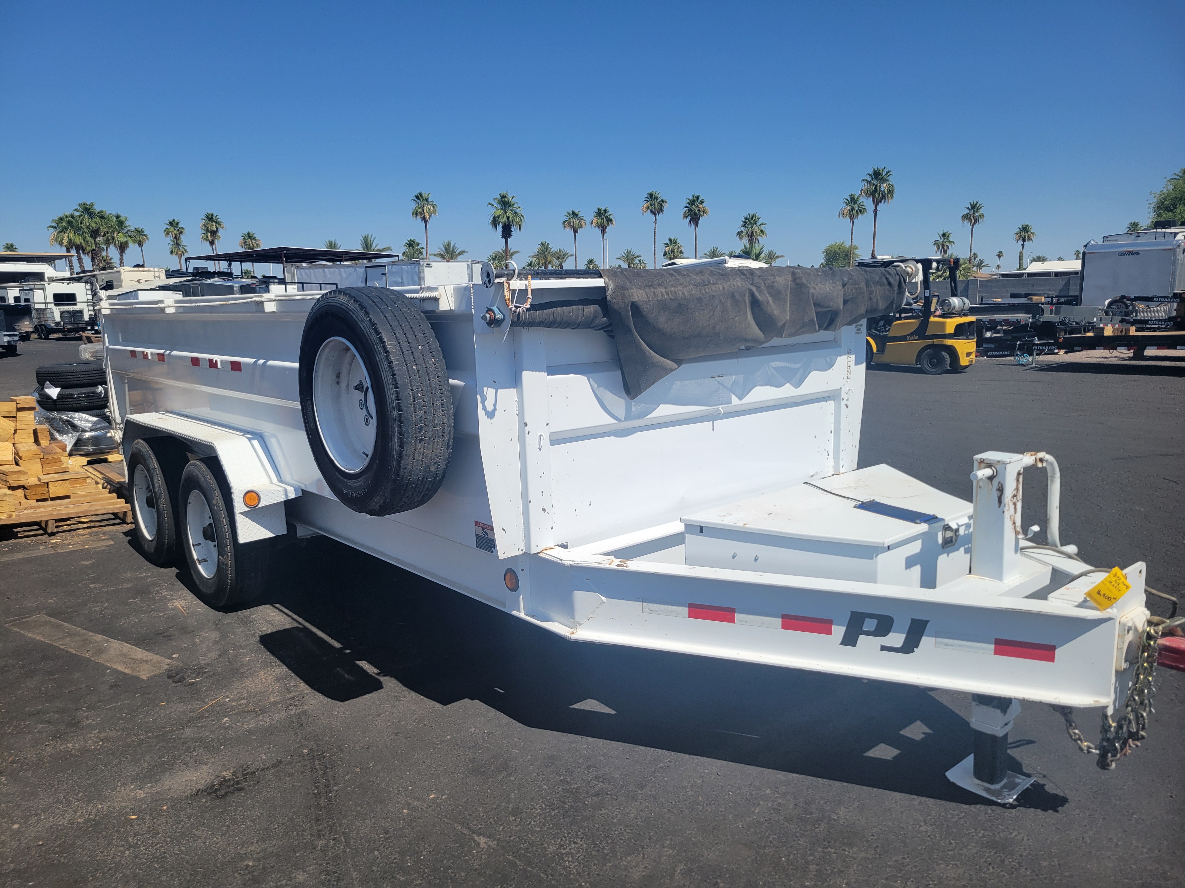 PJ Trailers 16'x83" Scissor HD Low-Pro Dump Trailer w/ 36" Sides (DE)