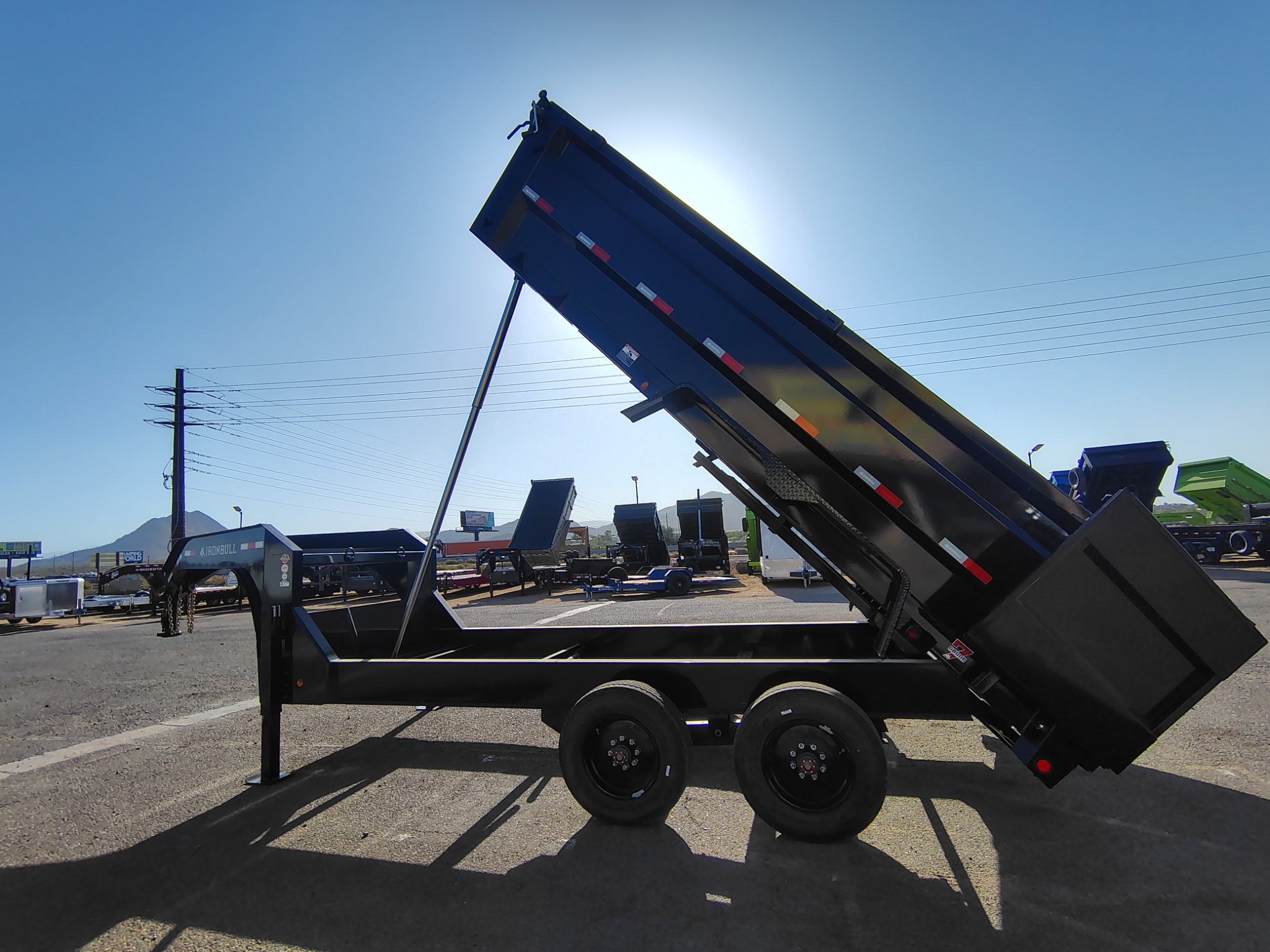 Iron Bull 16'x83" Telescopic I-Beam Gooseneck Dump Trailer w/ 36" Sides (DHG)
