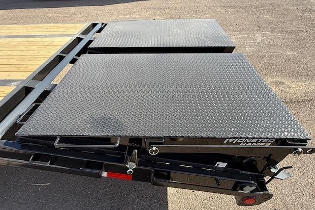 P.J. Trailers 40' Gooseneck Low-Pro Flatdeck with Duals, 25K GVWR - Stock #PPJ10886 - Image 7 of 7